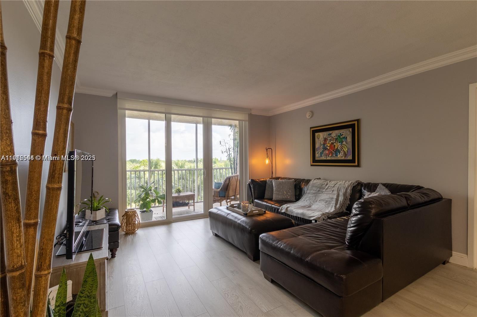 250 Jacaranda Dr 506