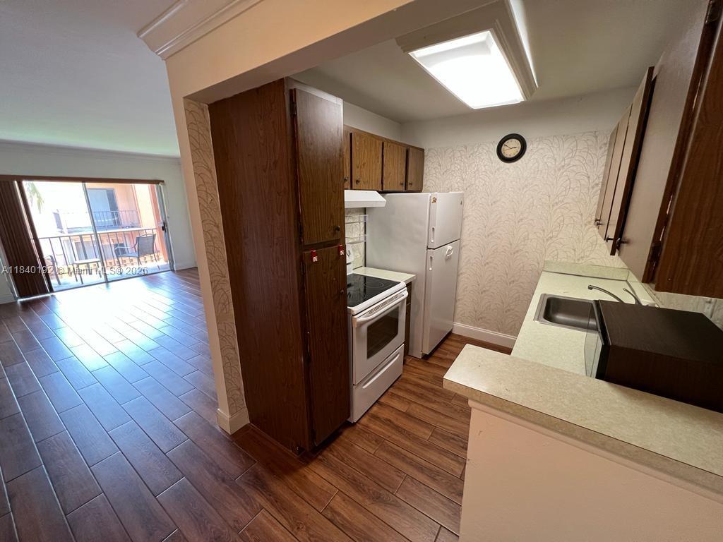 CYPRESS VILLAGE CONDO - Residential Lease