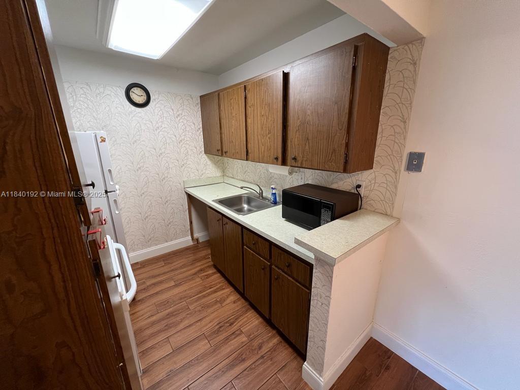 CYPRESS VILLAGE CONDO - Residential Lease