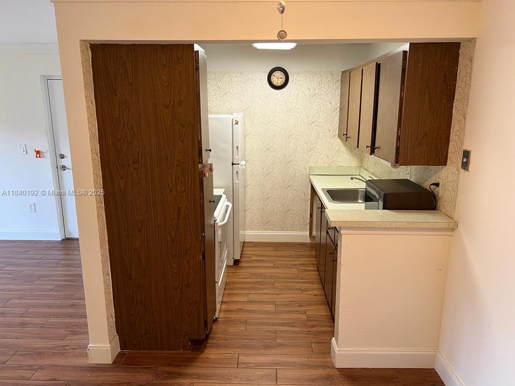 CYPRESS VILLAGE CONDO - Residential Lease