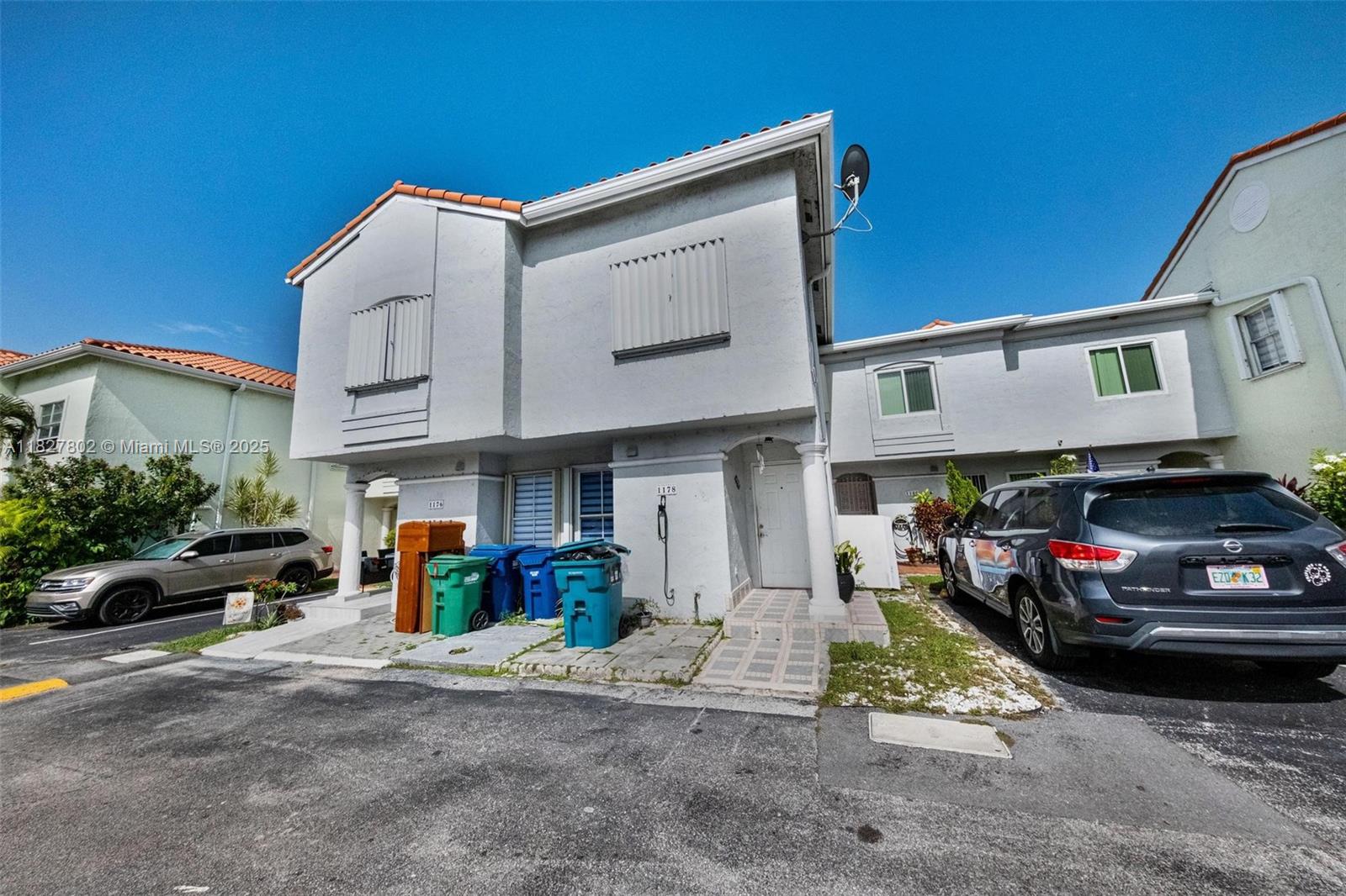 Spacious townhouse - 2 Bedroom 2.5 bathrooms (2 full upstairs and half downstairs) condo townhouse in Marina Real. The living area is 1,130 Sq.Ft. Two assigned parking spaces. Amenities include pool, gym and clubhouse. Located just minutes away from Dolphin Mall, International Mall, schools and major highways. Low association, includes roof repairs, structural, flood insurance & common areas maintenance. Imperial Lakes amenities paid every six months, low cost for all amenities.