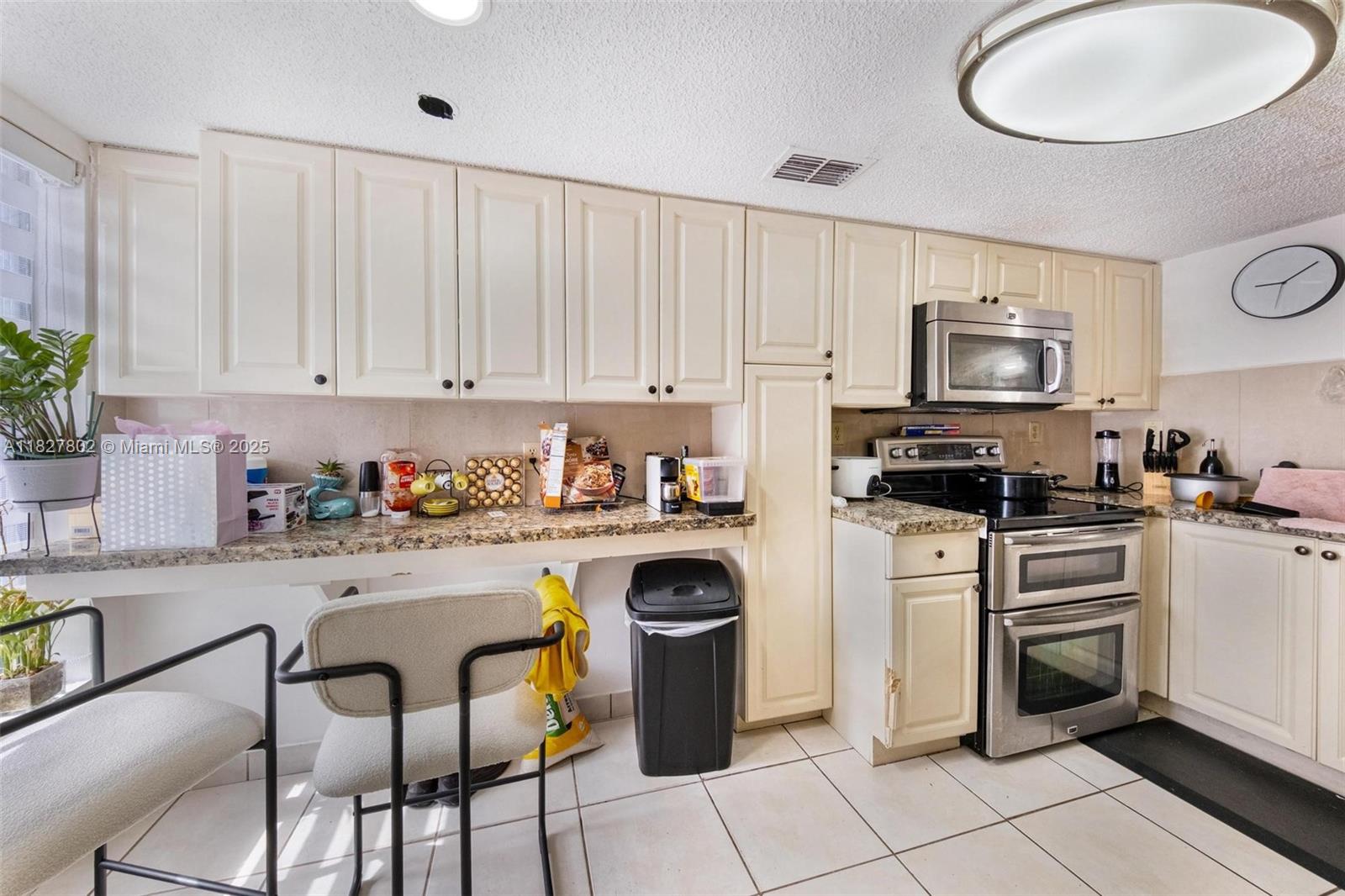 1178 NW 123rd Pl 1210, Miami, FL, 33182/$365,000 4 1178 NW 123rd Pl 1210
