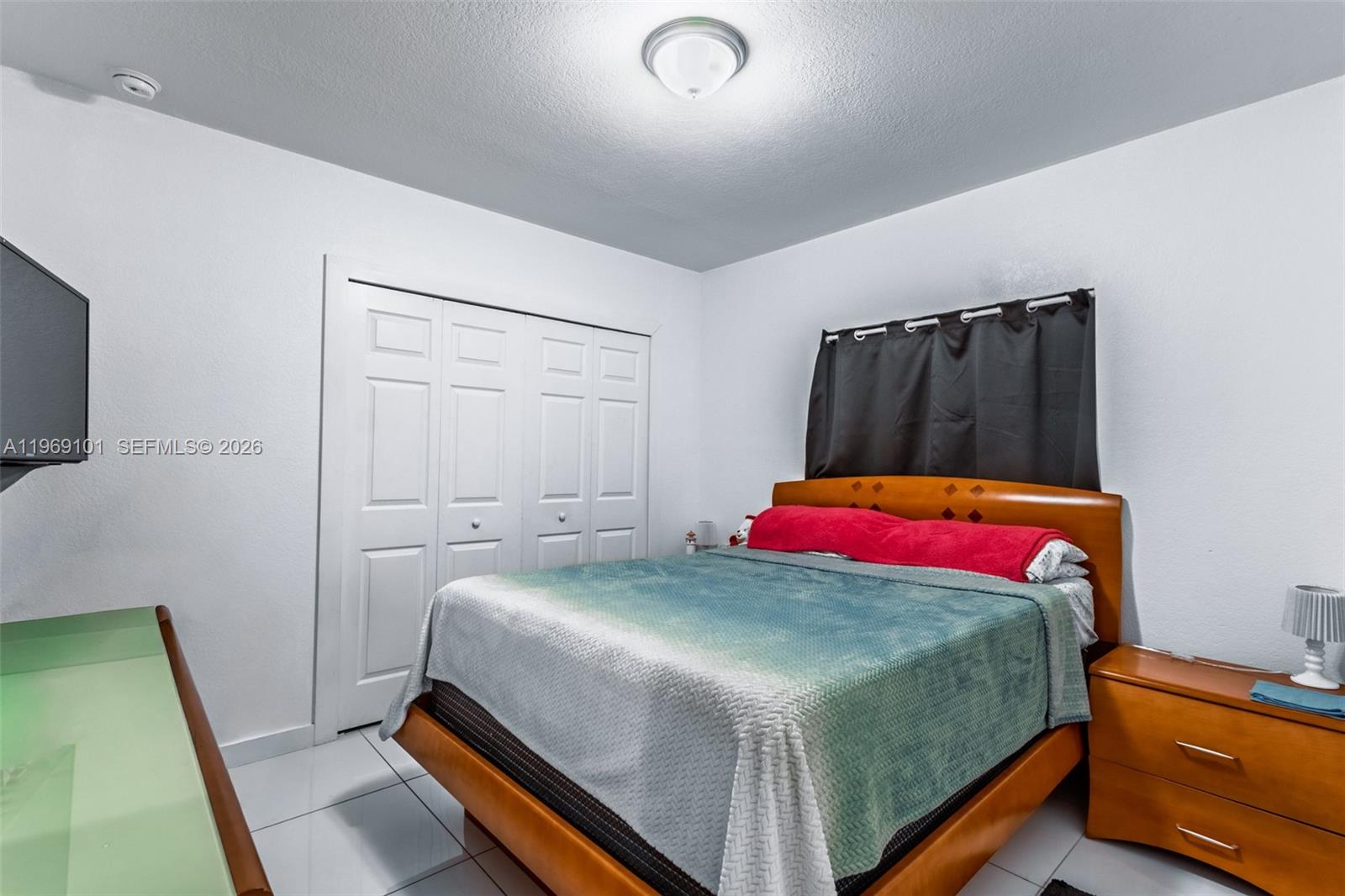 17 AVE MANOR - Residential