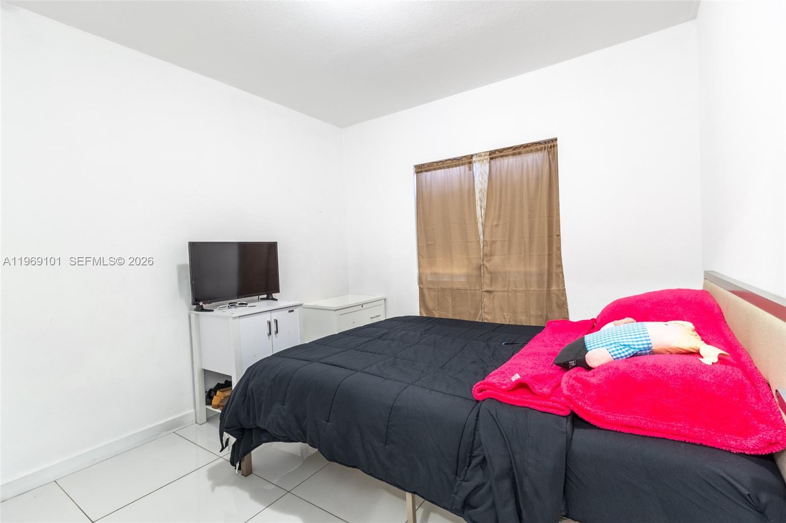 17 AVE MANOR - Residential