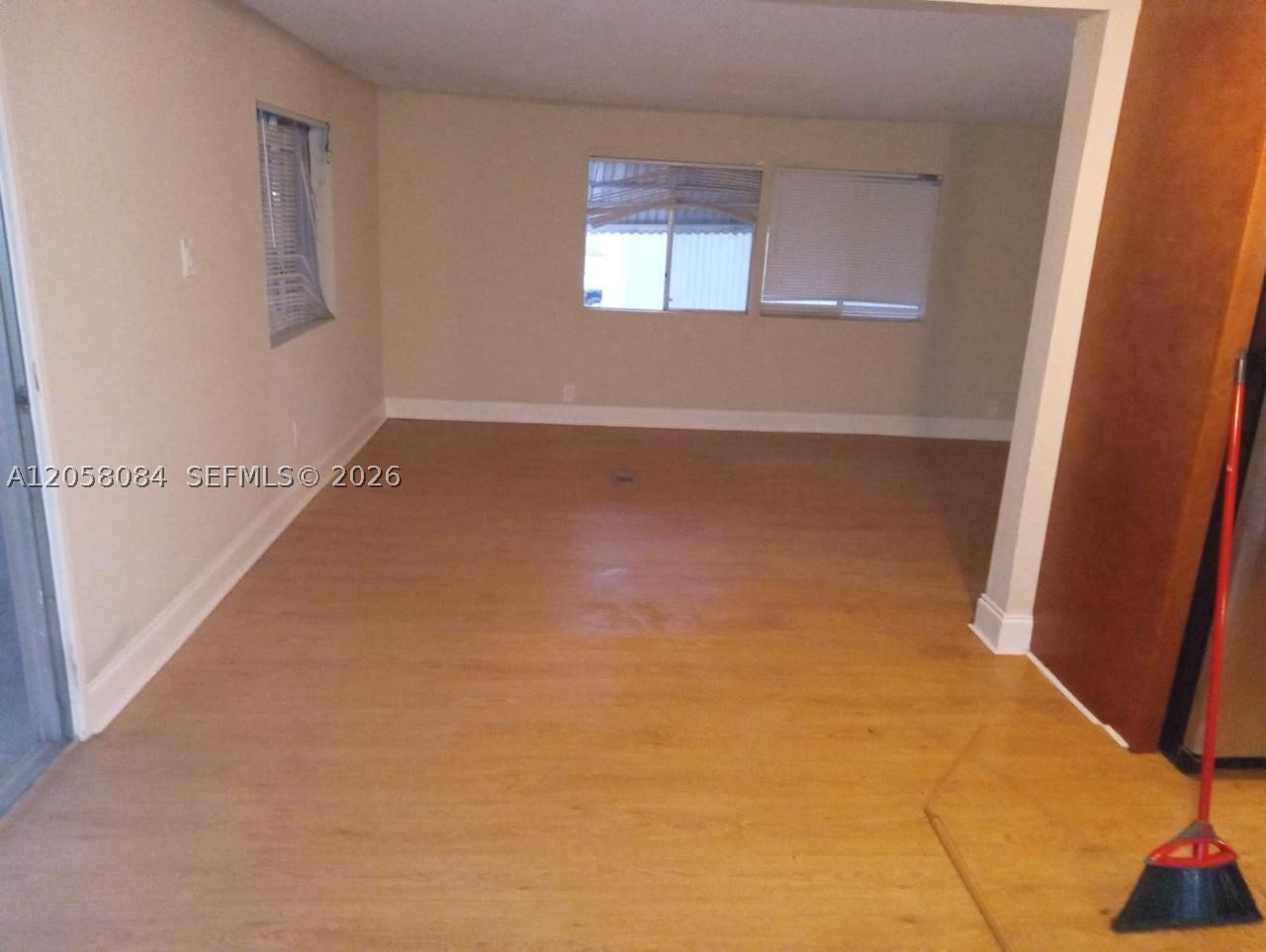 7323 N 44th Ter N