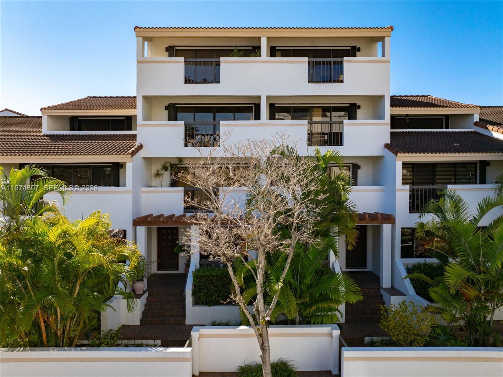 BILTMORE COURT VILLAS CON - Residential