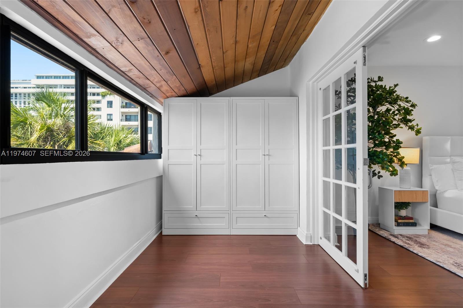 BILTMORE COURT VILLAS CON - Residential