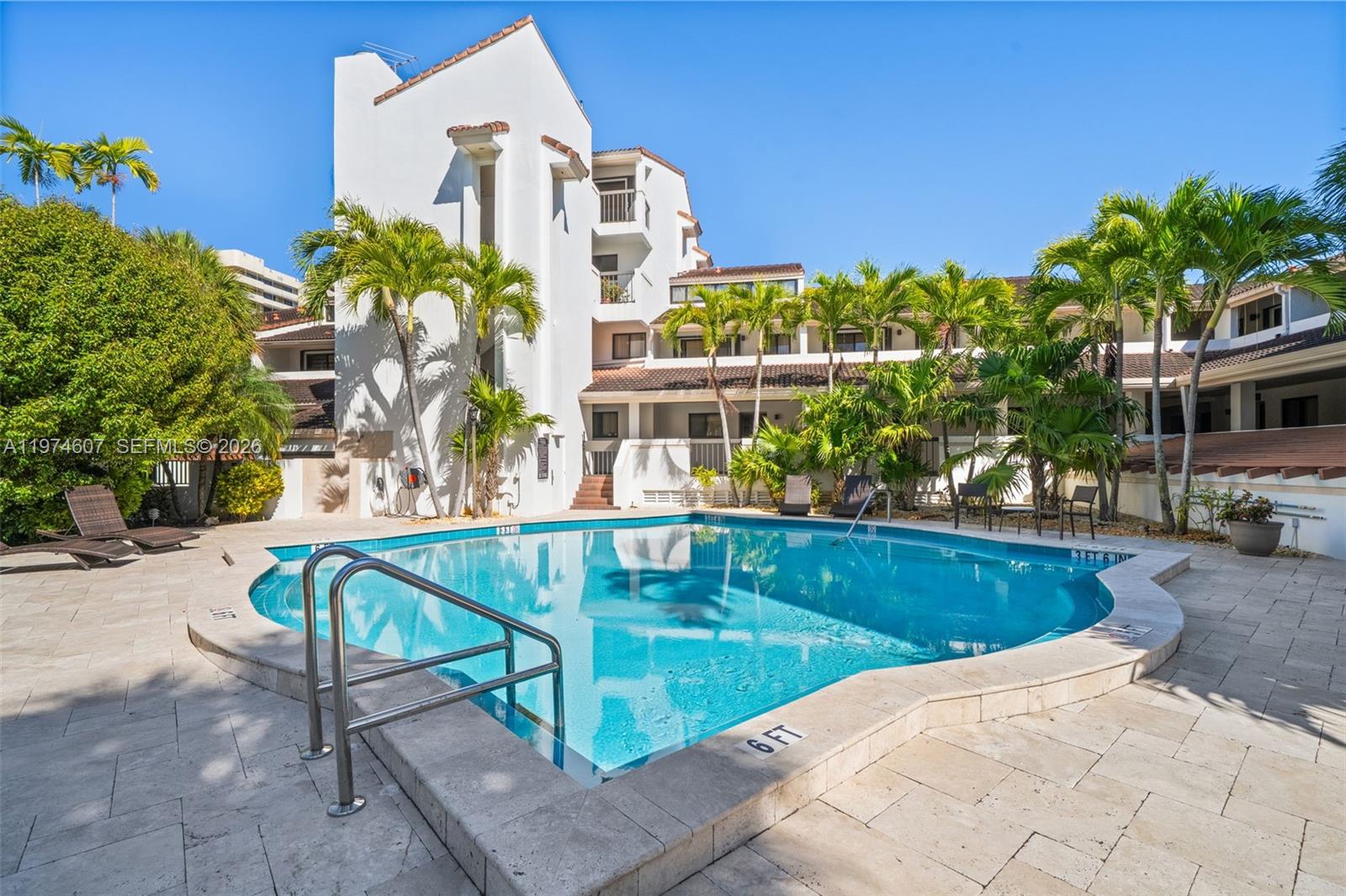 BILTMORE COURT VILLAS CON - Residential