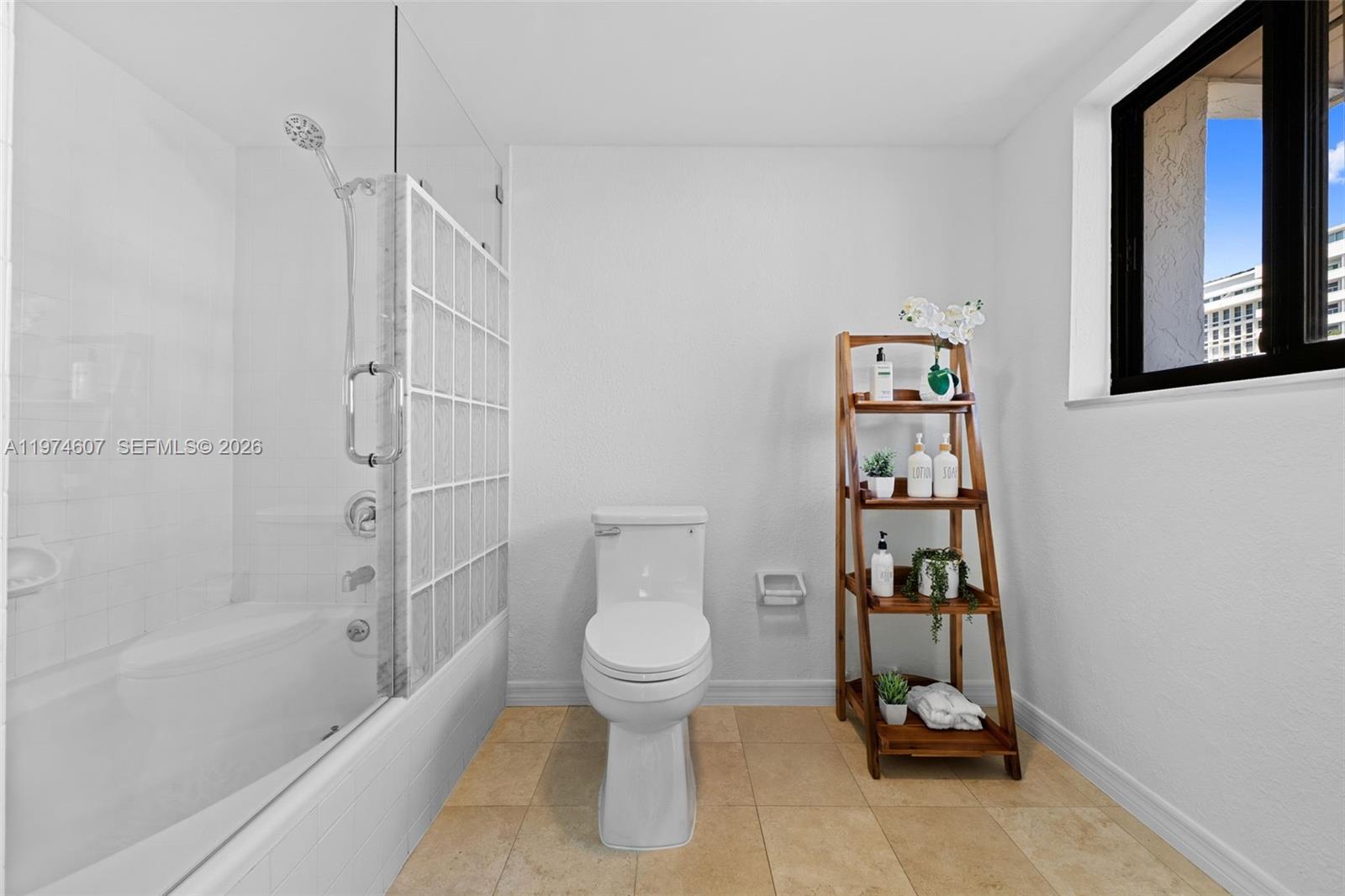 BILTMORE COURT VILLAS CON - Residential