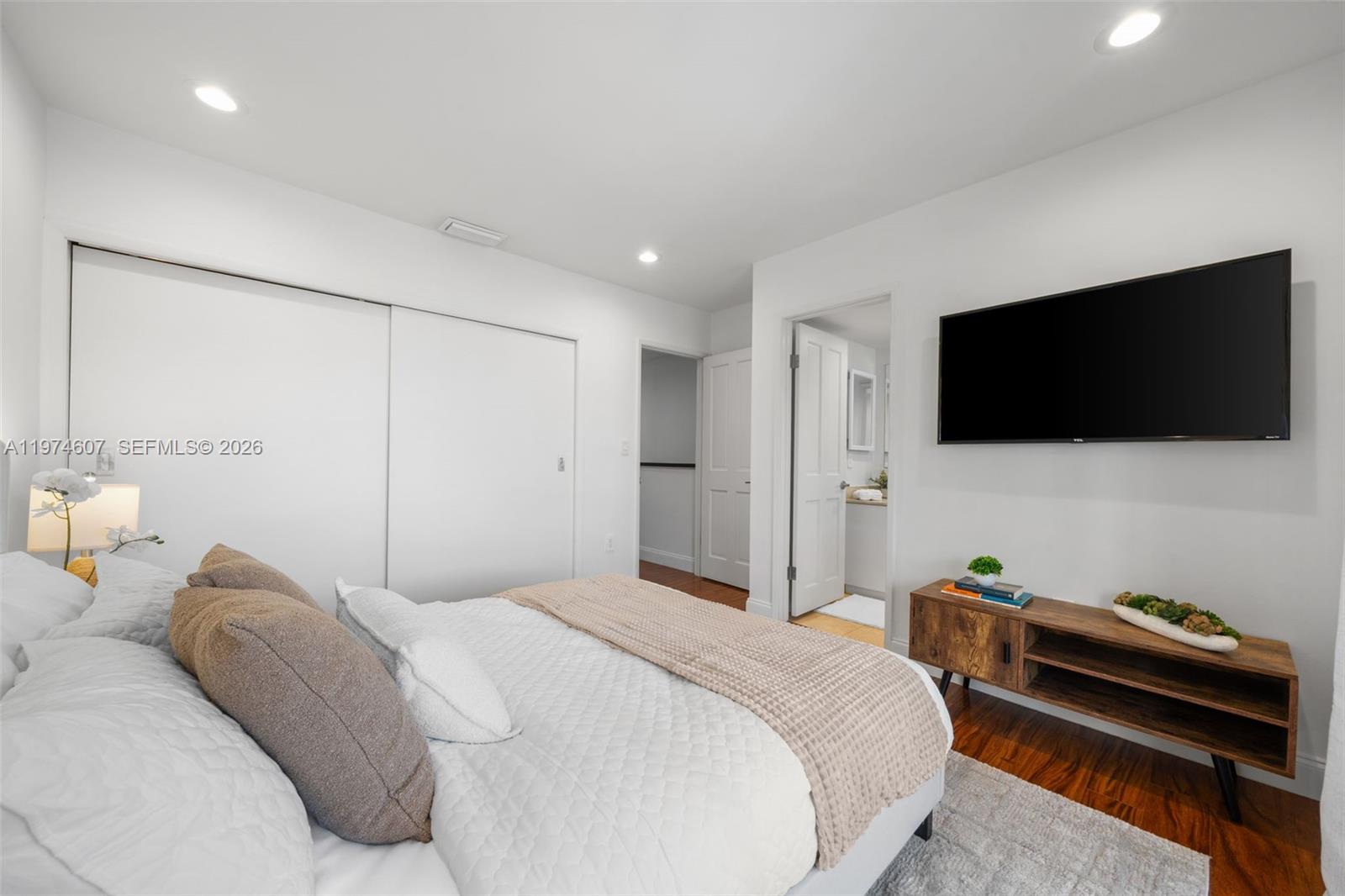 BILTMORE COURT VILLAS CON - Residential