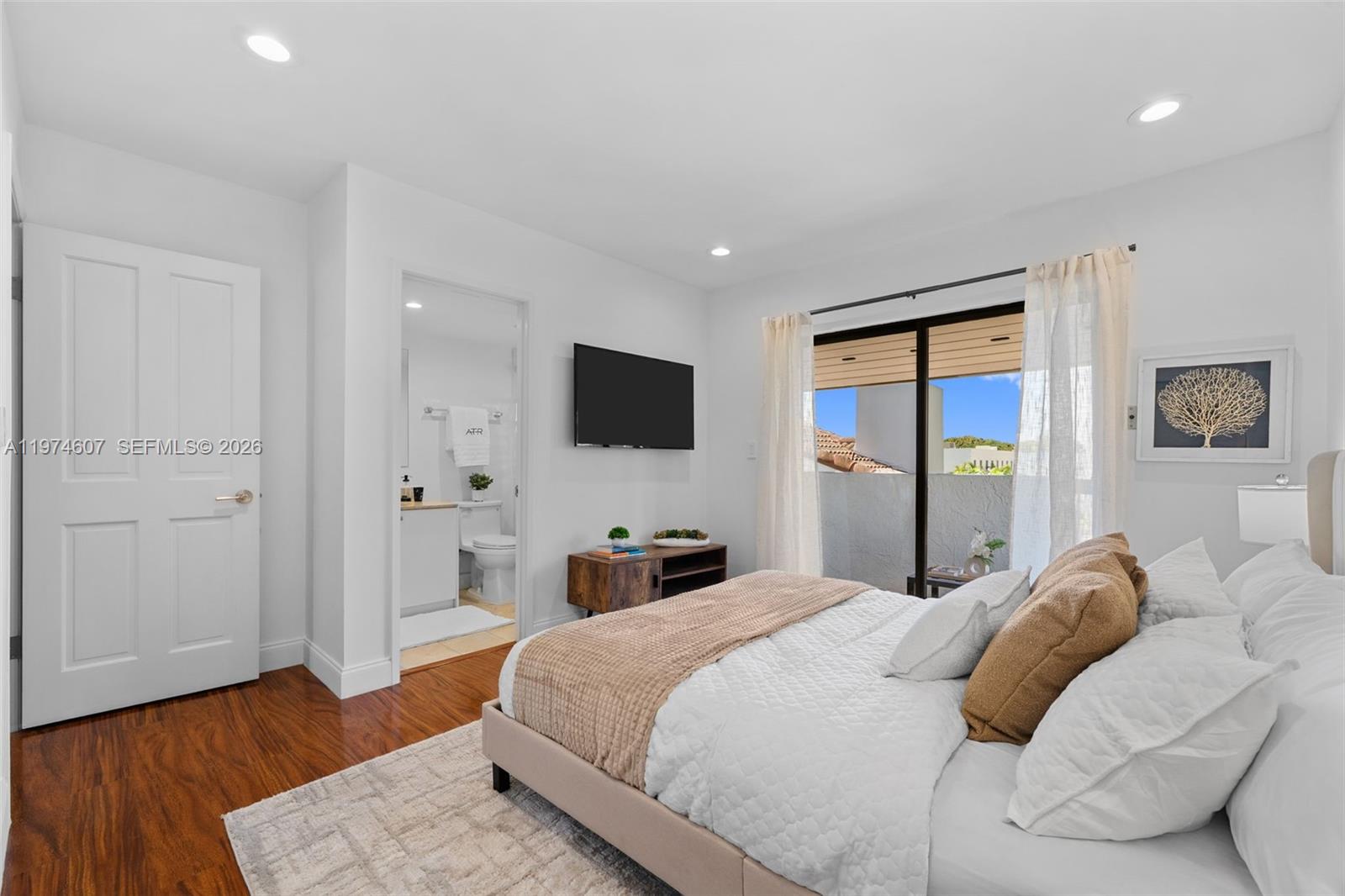 BILTMORE COURT VILLAS CON - Residential