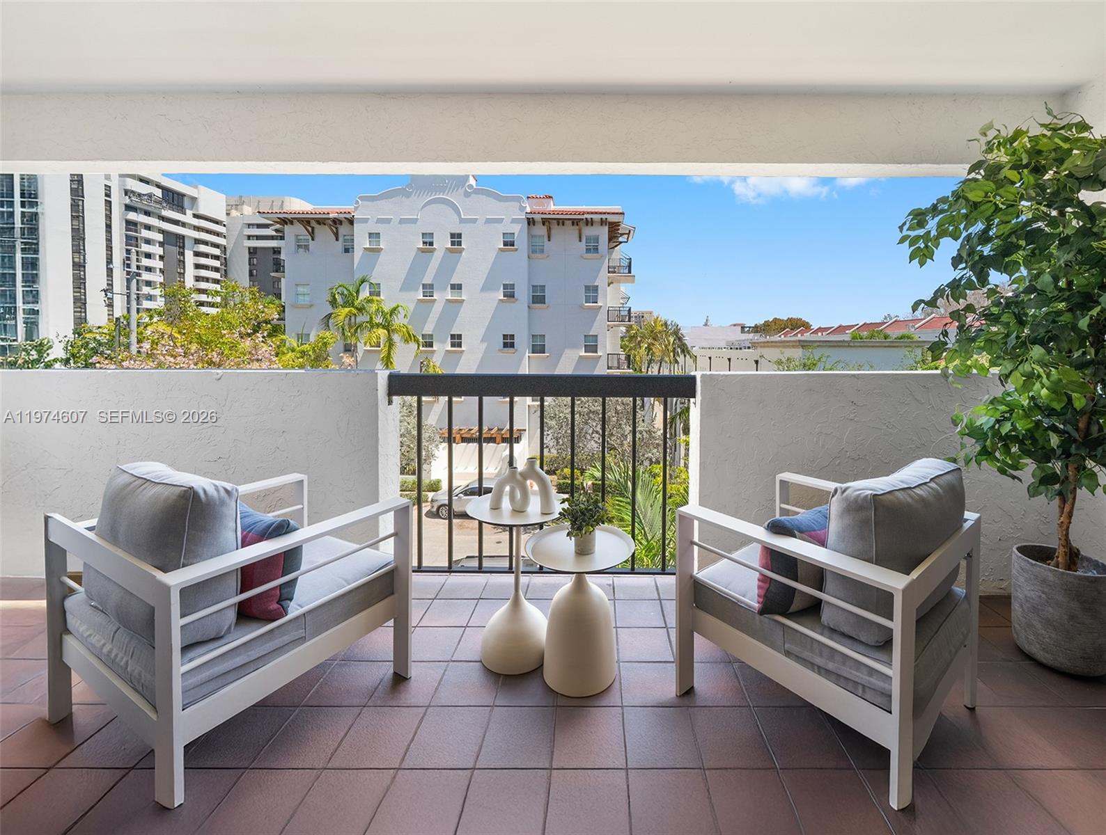 BILTMORE COURT VILLAS CON - Residential