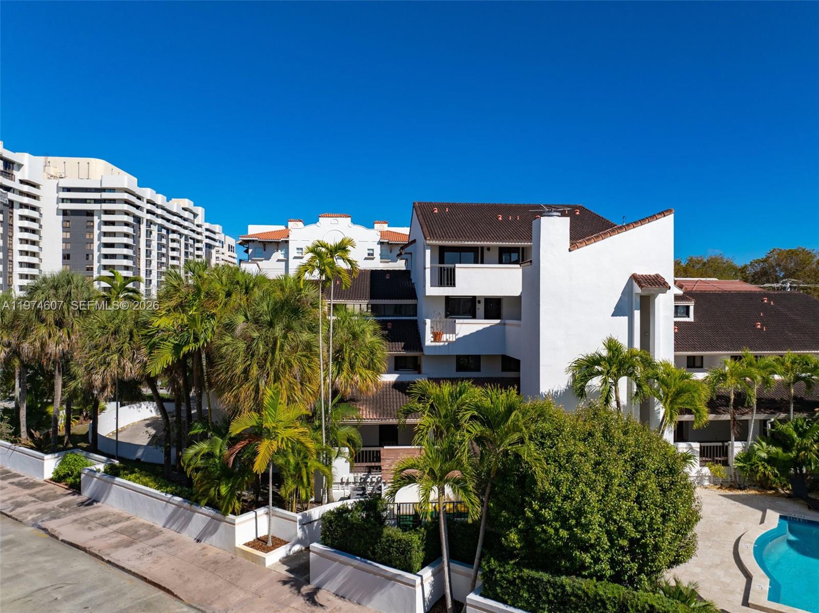 BILTMORE COURT VILLAS CON - Residential