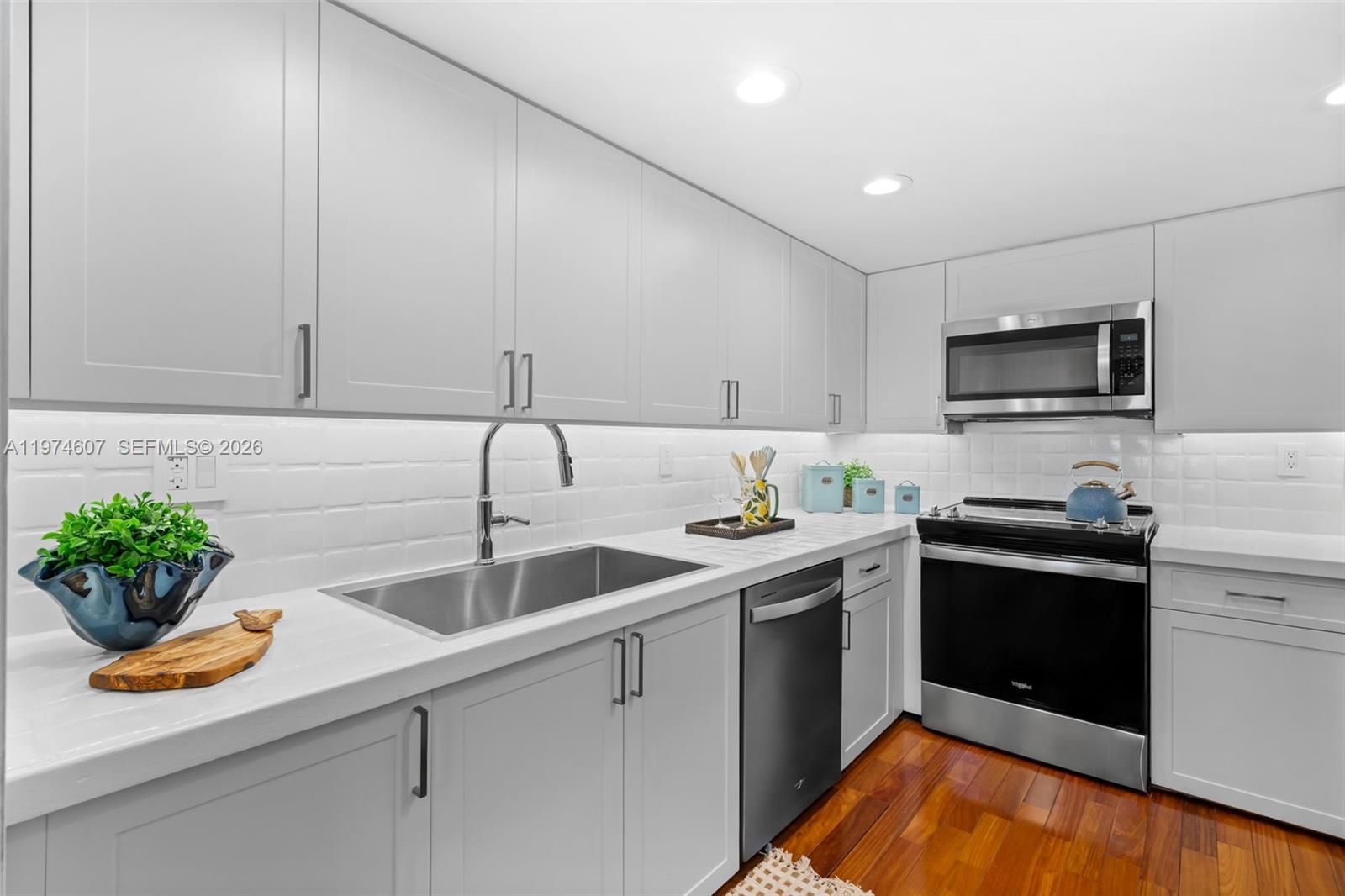 BILTMORE COURT VILLAS CON - Residential