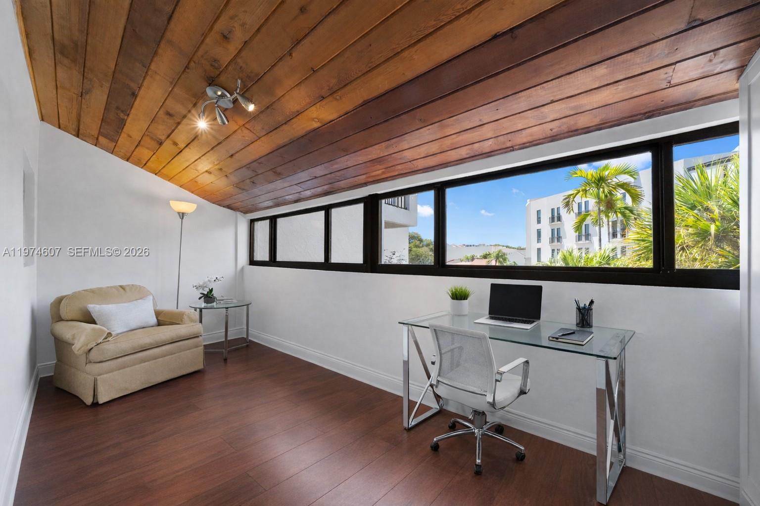 BILTMORE COURT VILLAS CON - Residential