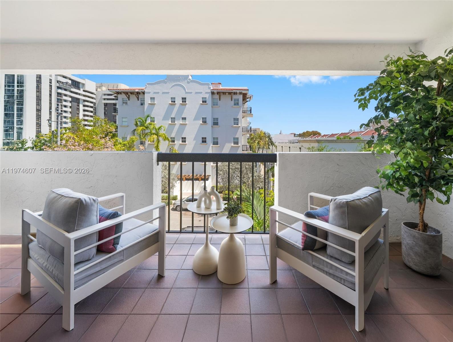 BILTMORE COURT VILLAS CON - Residential