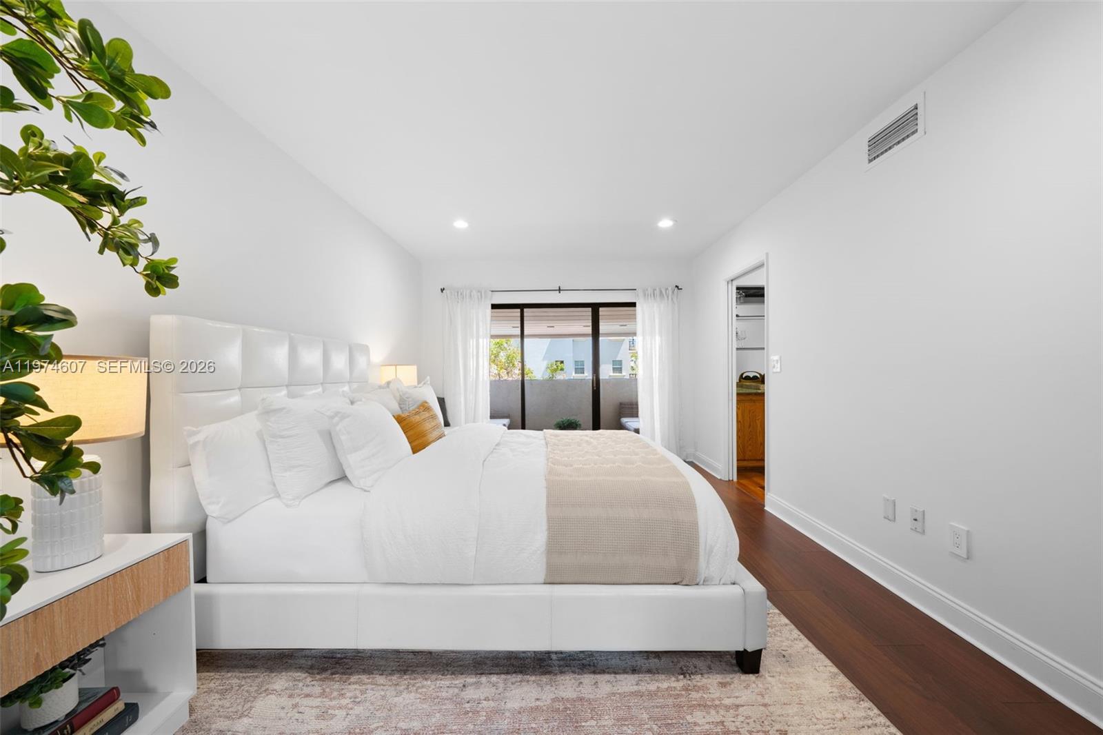 BILTMORE COURT VILLAS CON - Residential