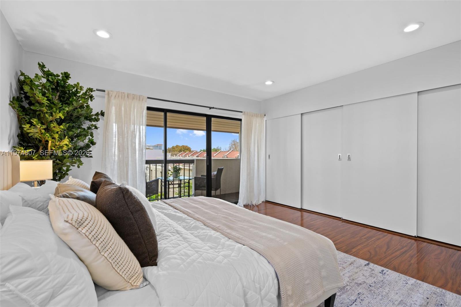 BILTMORE COURT VILLAS CON - Residential