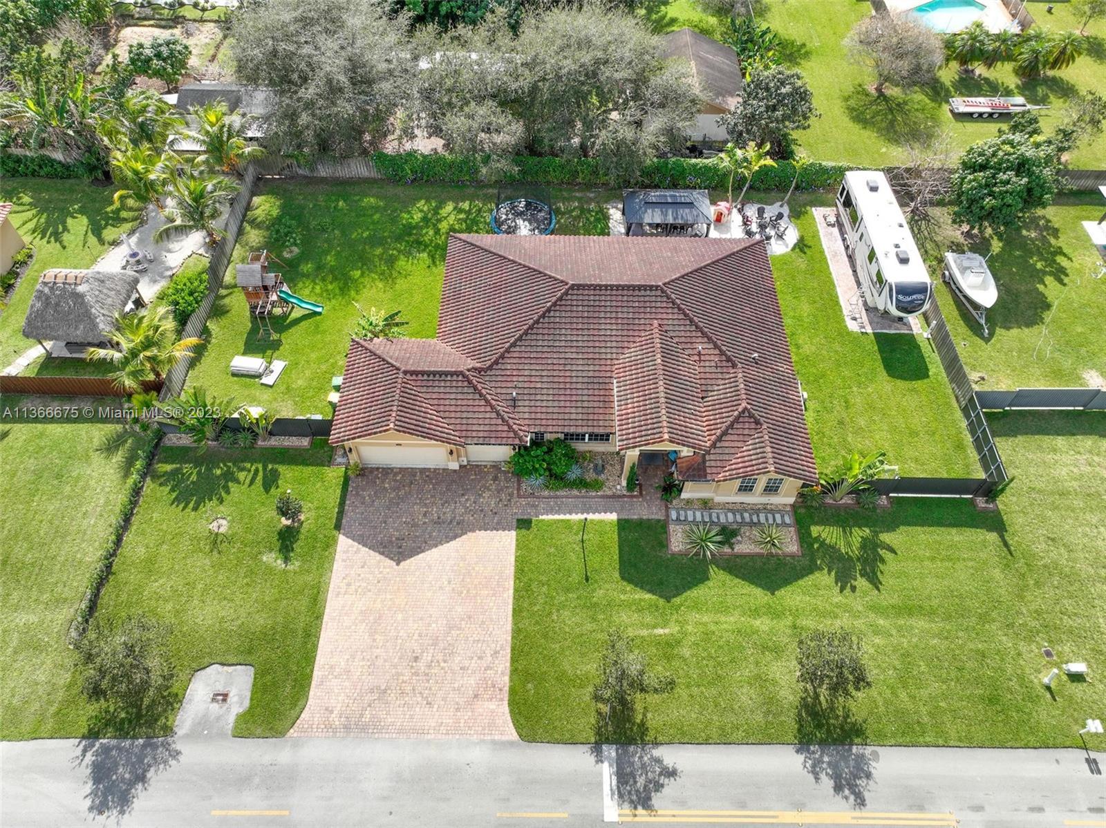 Photo 35 of 42 of 1670 NW 21st St house