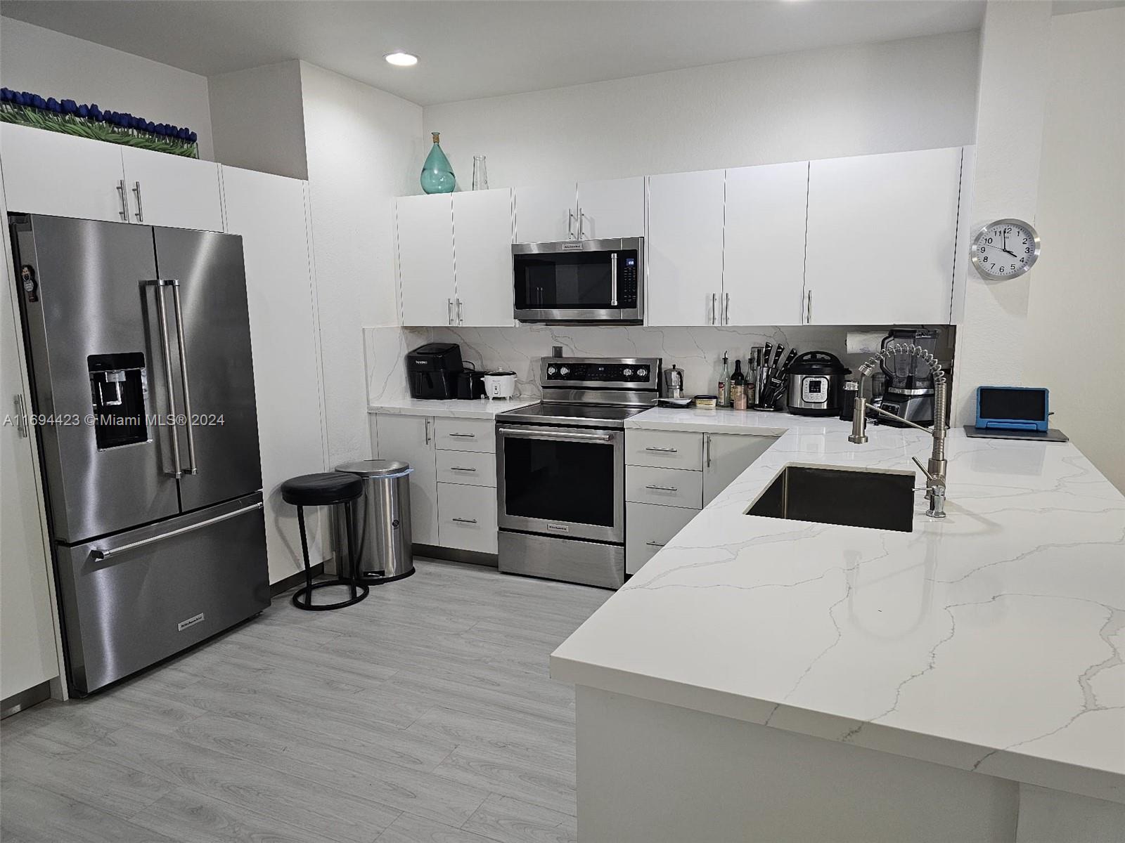 KENDALL COMMONS RESIDENTI - Residential