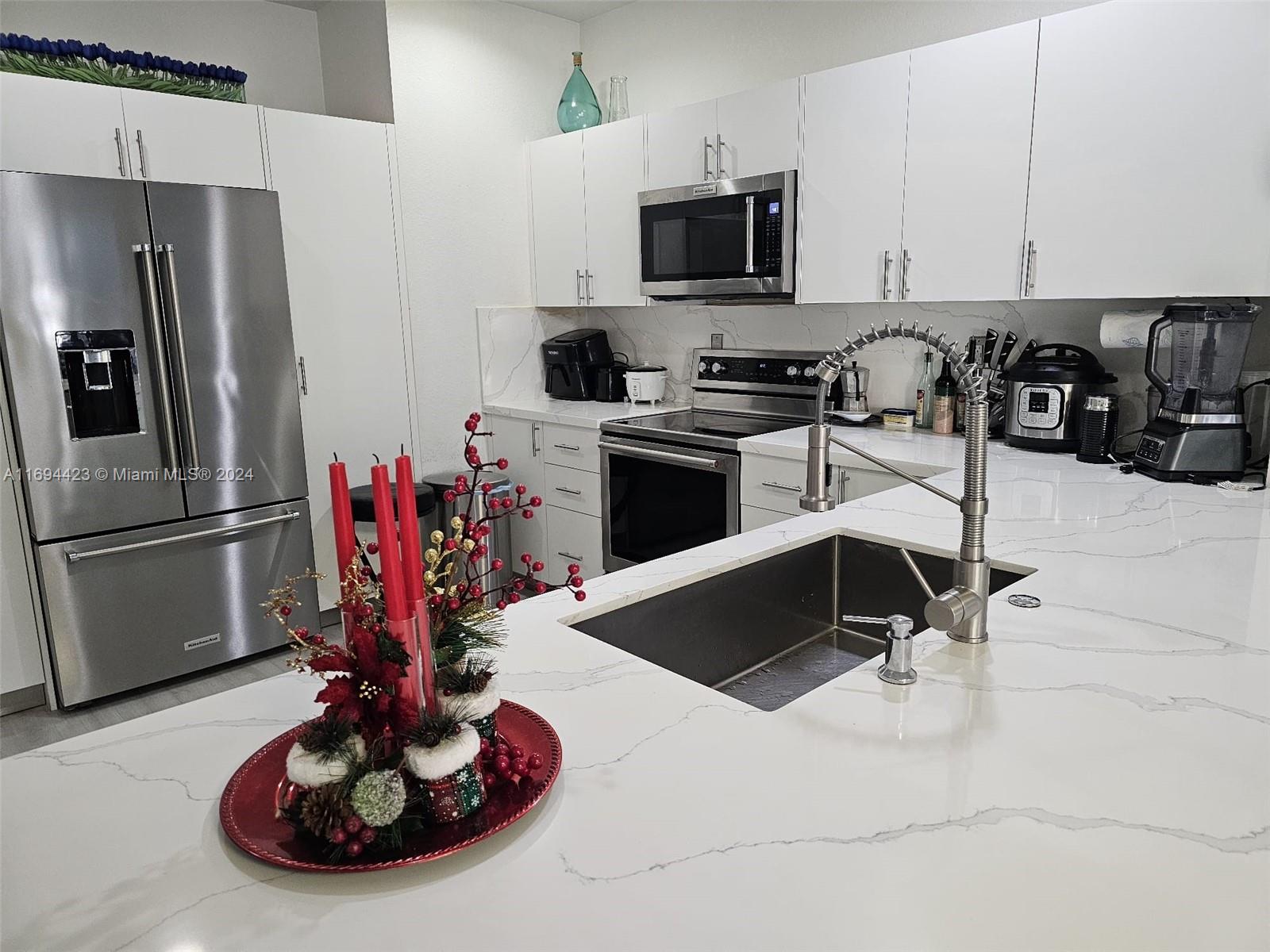 KENDALL COMMONS RESIDENTI - Residential