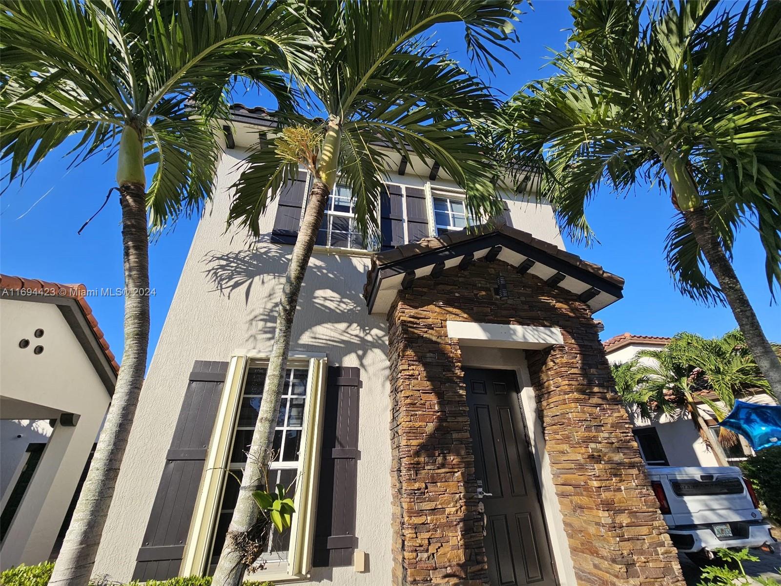 KENDALL COMMONS RESIDENTI - Residential