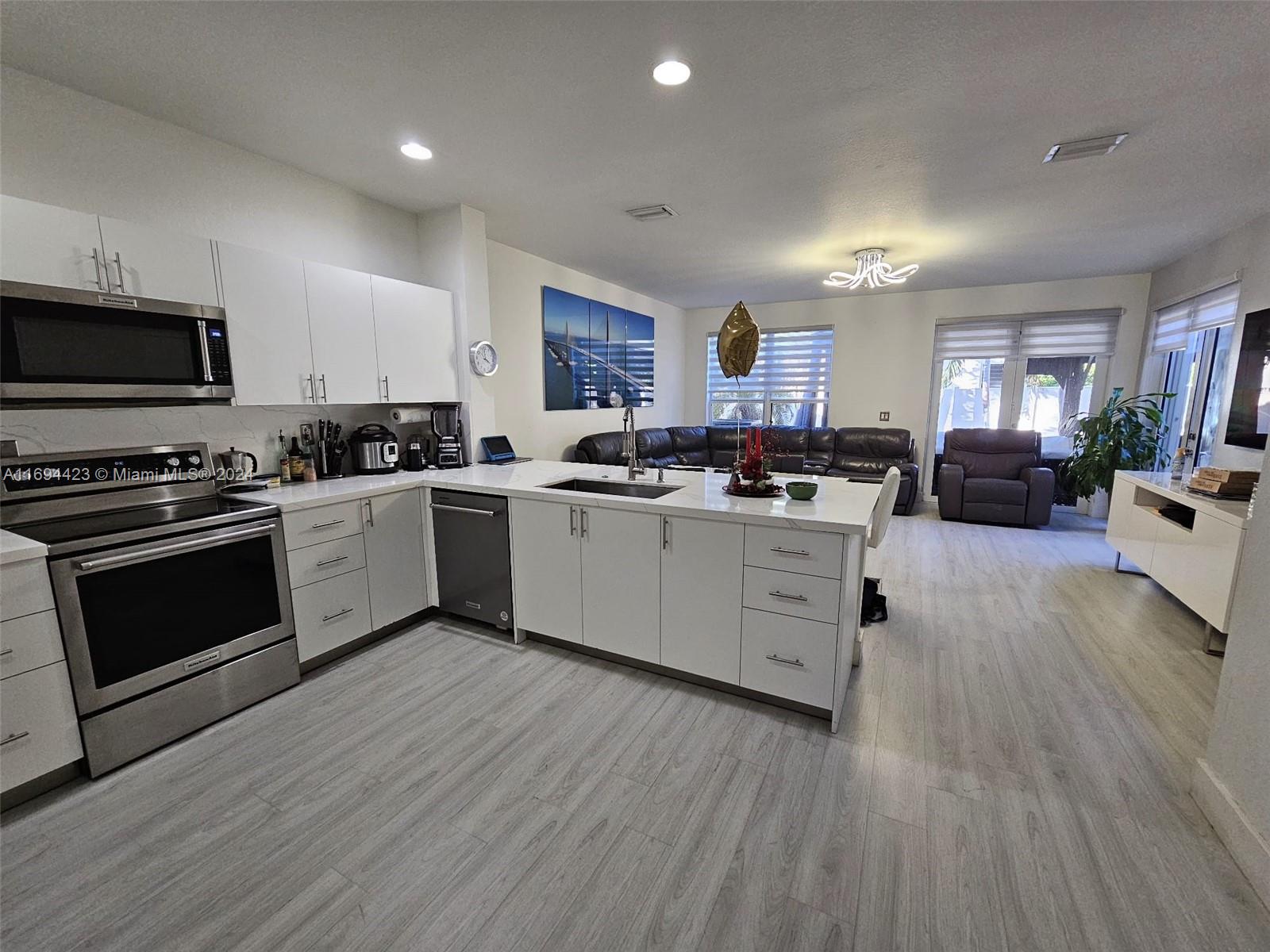 KENDALL COMMONS RESIDENTI - Residential