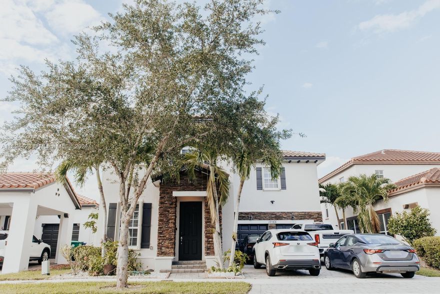 Stunning two-story home in a peaceful, upscale neighborhood featuring 4 bedrooms and 4 bathrooms, including a cabana bath with direct pool access. The modern kitchen boasts quartz countertops, stainless steel appliances, custom cabinets, and a breakfast area. The property includes a detached in-law quarter with a private entrance, perfect for legal rental income. Enjoy a private pool, a two-car garage, and driveway parking for four additional vehicles. Community amenities include a resort-style clubhouse, infinity-edge pool, kids’ splash area, fitness center, billiards, BBQ area, and more. A move-in-ready home with income potential!