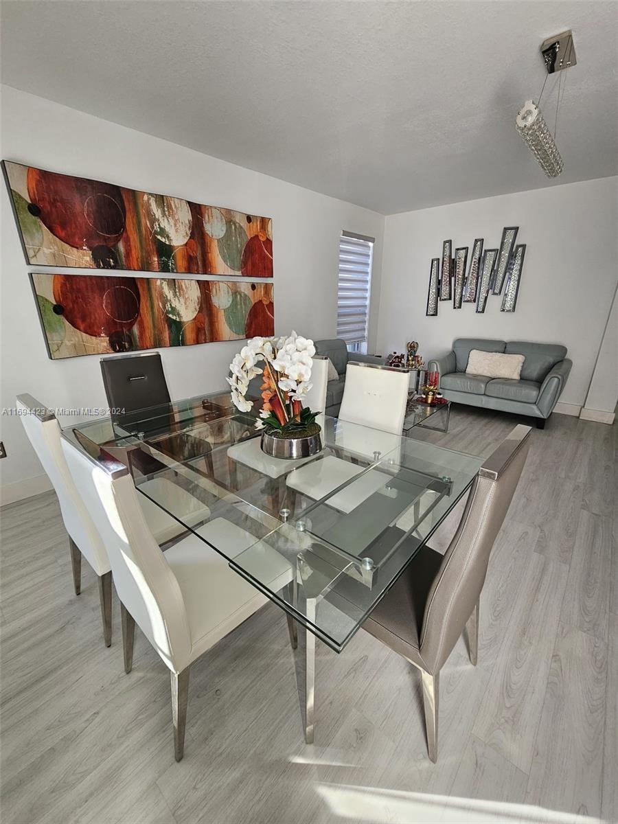 KENDALL COMMONS RESIDENTI - Residential