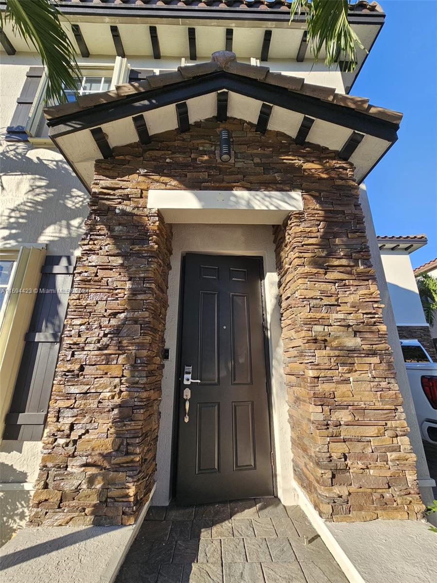 KENDALL COMMONS RESIDENTI - Residential