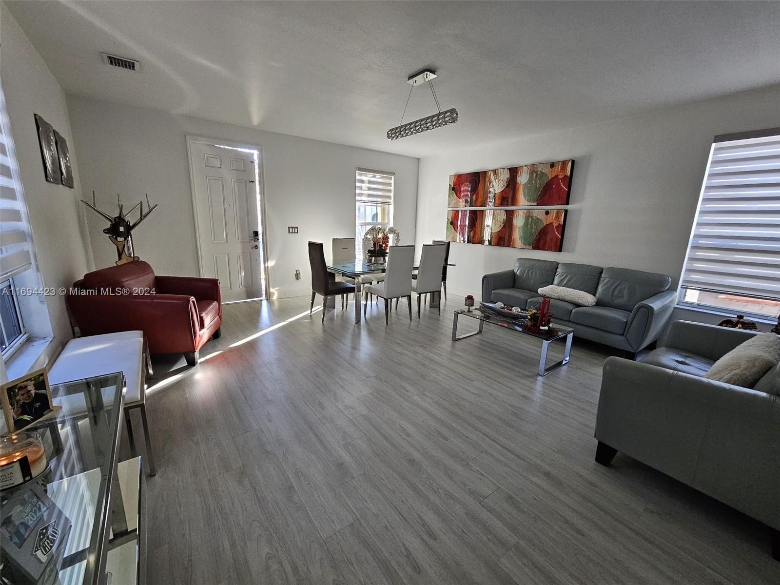 KENDALL COMMONS RESIDENTI - Residential