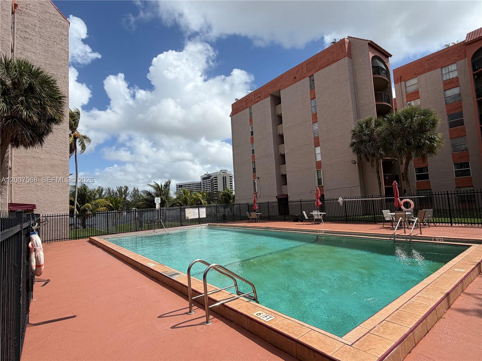 EL CID CONDO - Residential