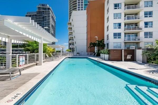 3250 NE 1st Ave 506