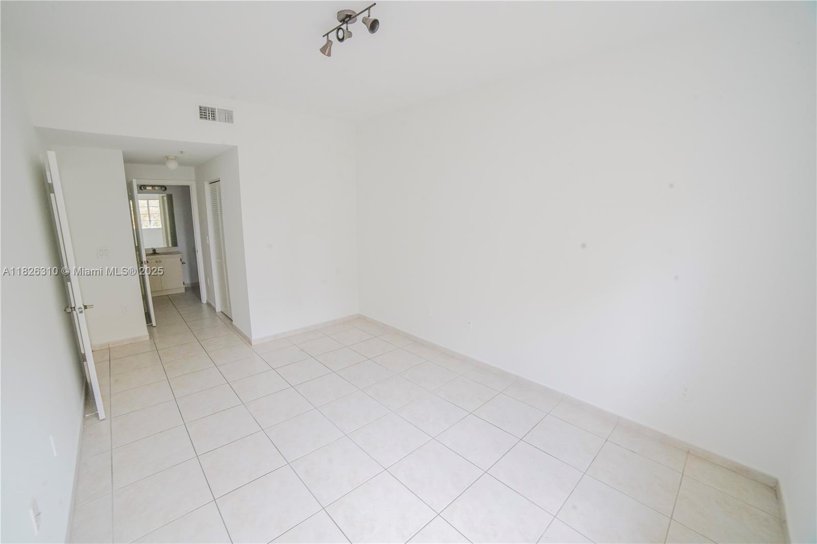 PALM GARDENS AT DORAL CON - Residential