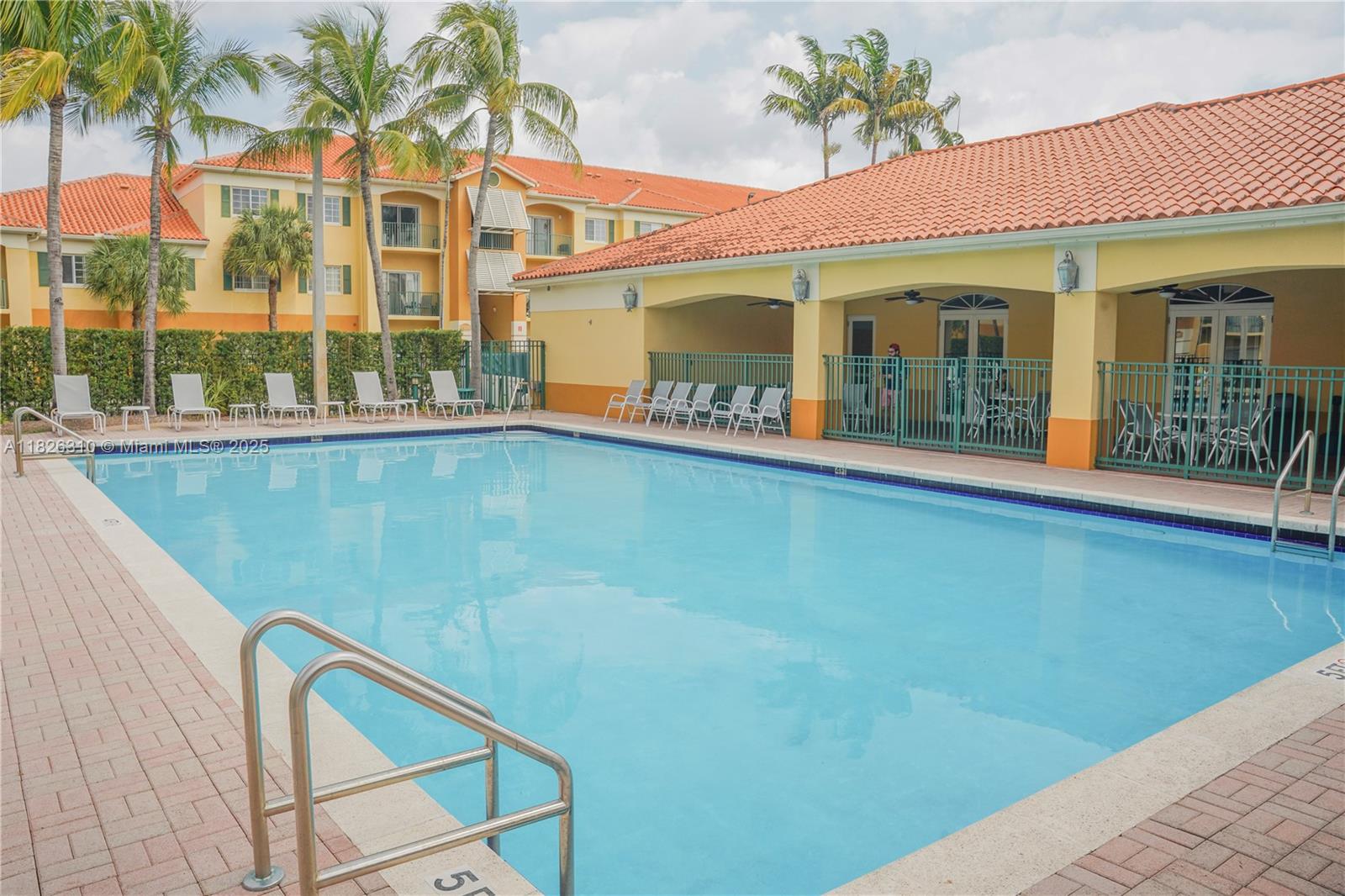7200 NW 114 Ave 305, Doral, FL, 33178/$365,000 4 7200 NW 114 Ave 305