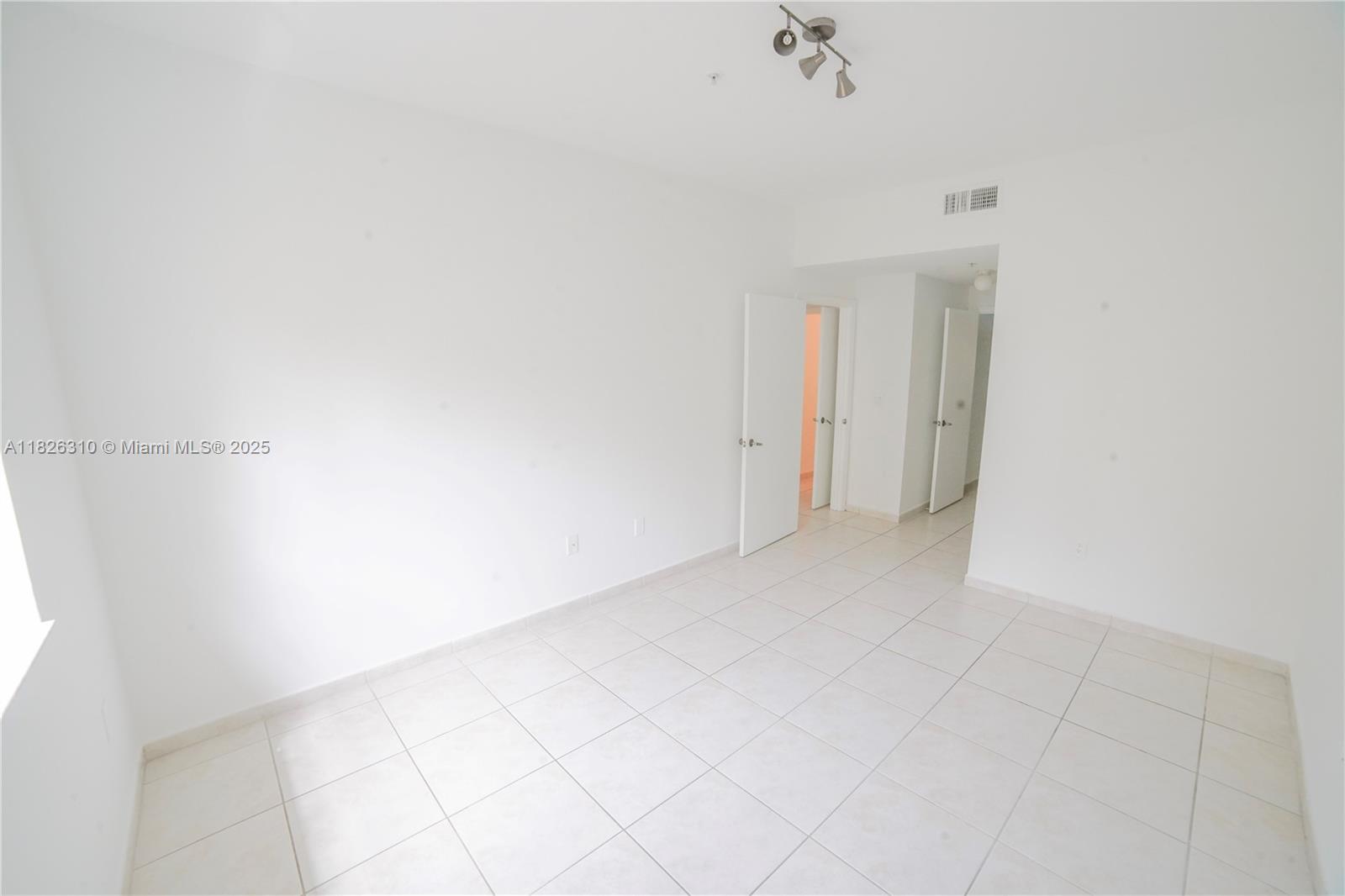 PALM GARDENS AT DORAL CON - Residential