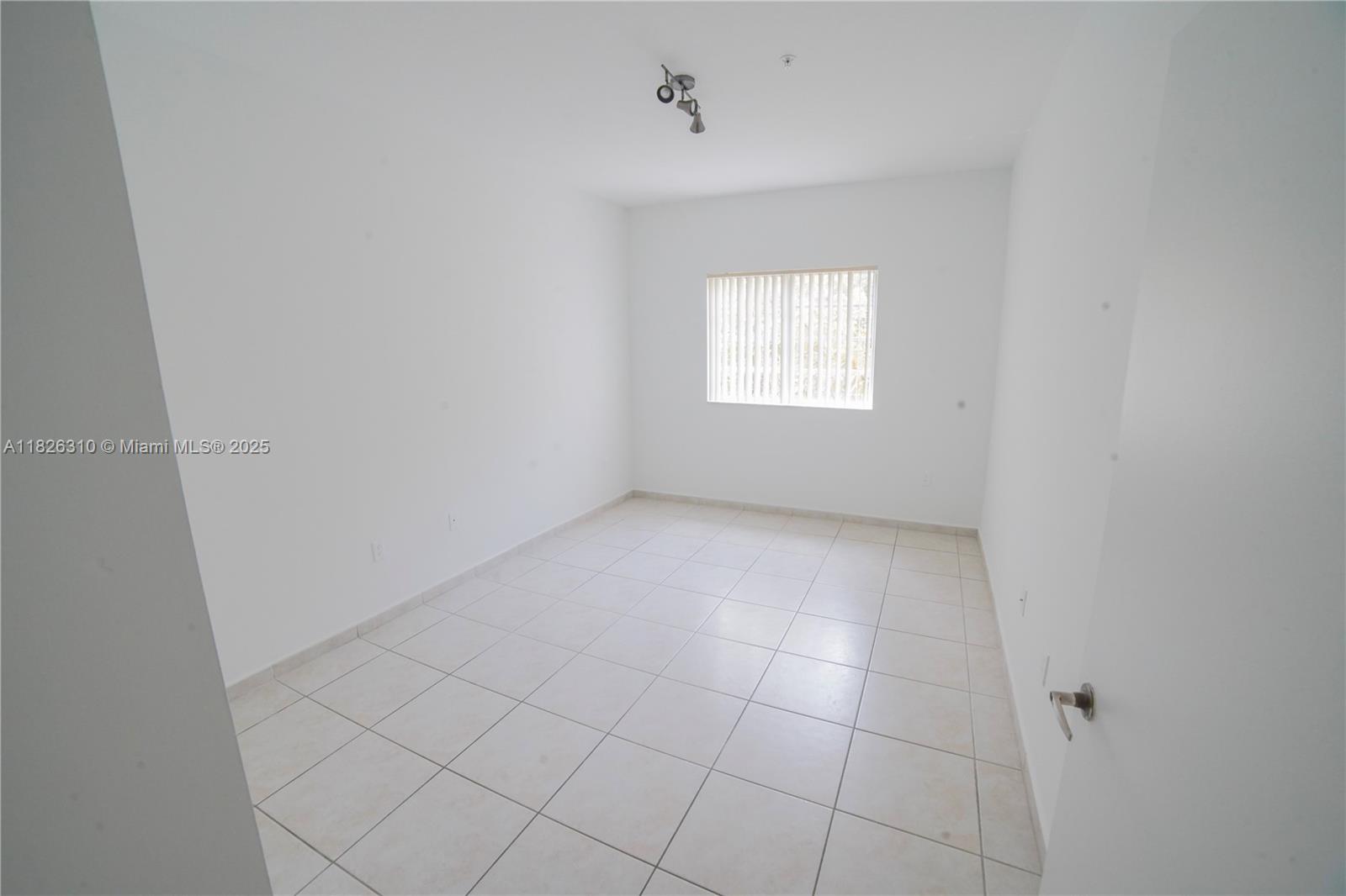 PALM GARDENS AT DORAL CON - Residential