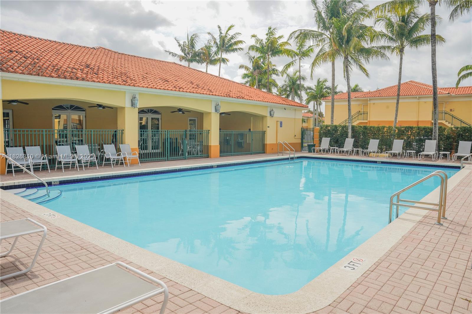 7200 NW 114 Ave 305, Doral, FL, 33178/$365,000 3 7200 NW 114 Ave 305