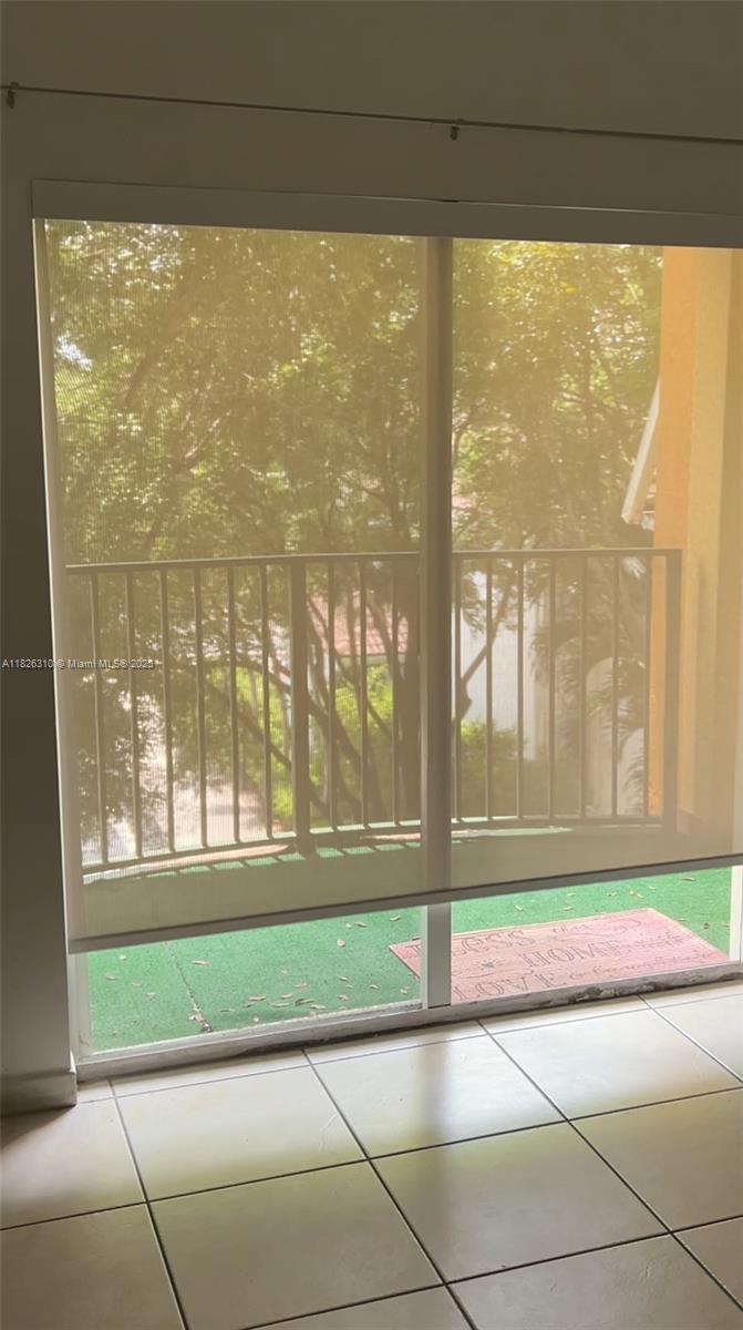 PALM GARDENS AT DORAL CON - Residential