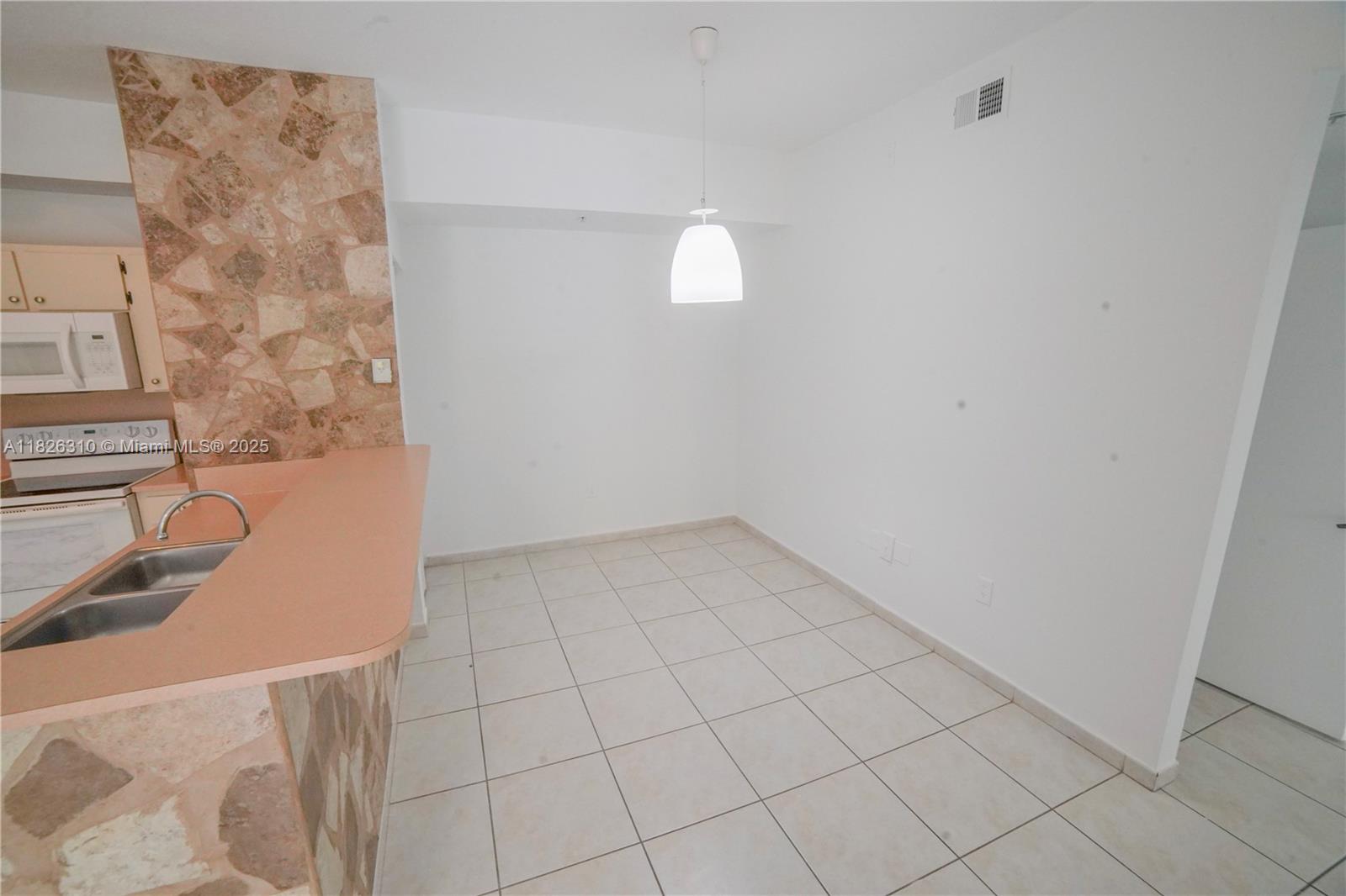 PALM GARDENS AT DORAL CON - Residential