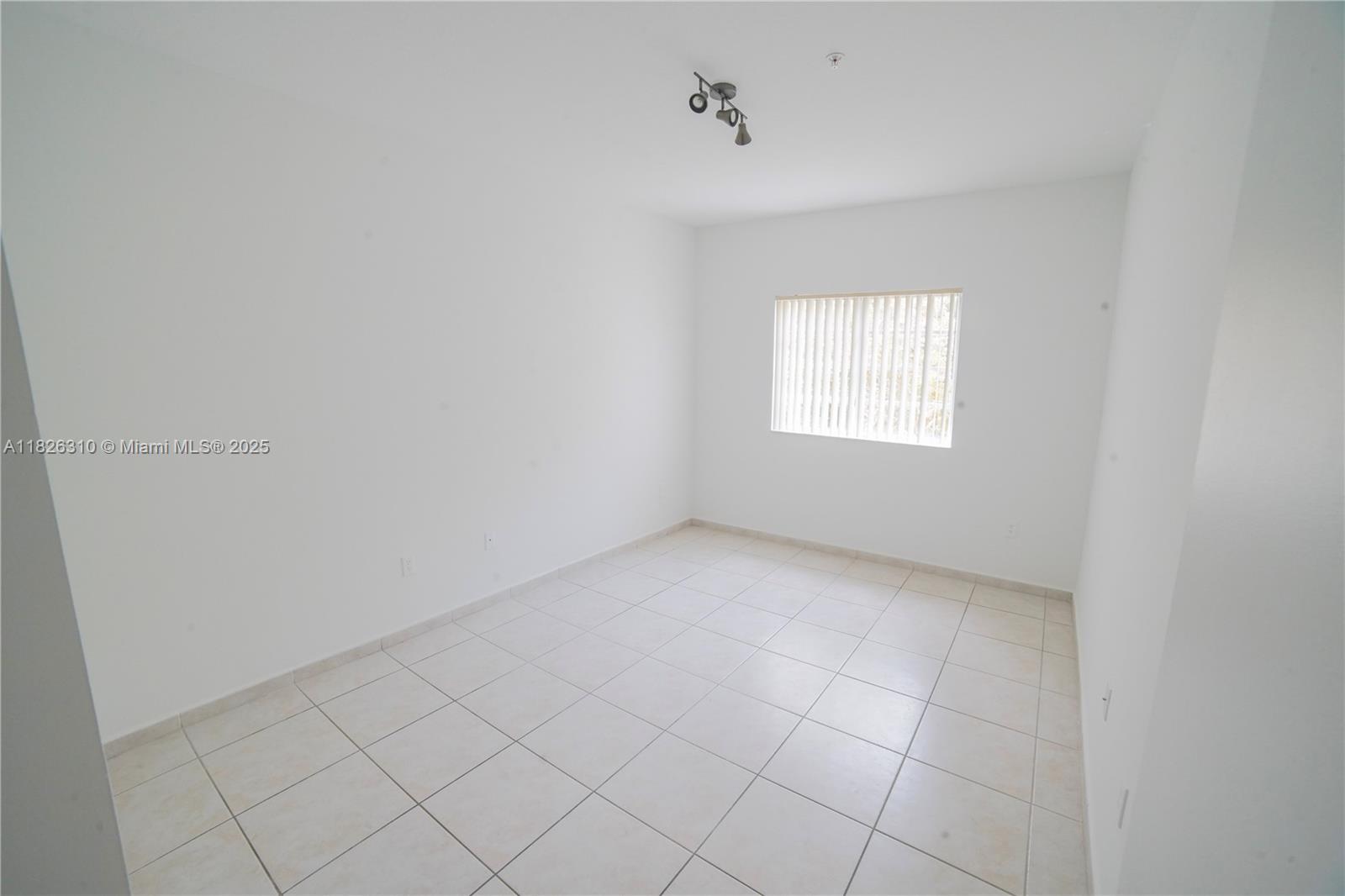 PALM GARDENS AT DORAL CON - Residential