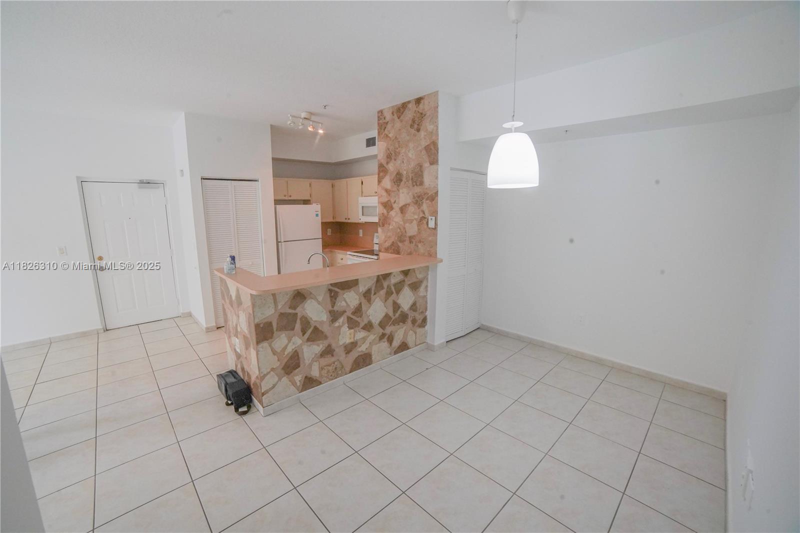 PALM GARDENS AT DORAL CON - Residential