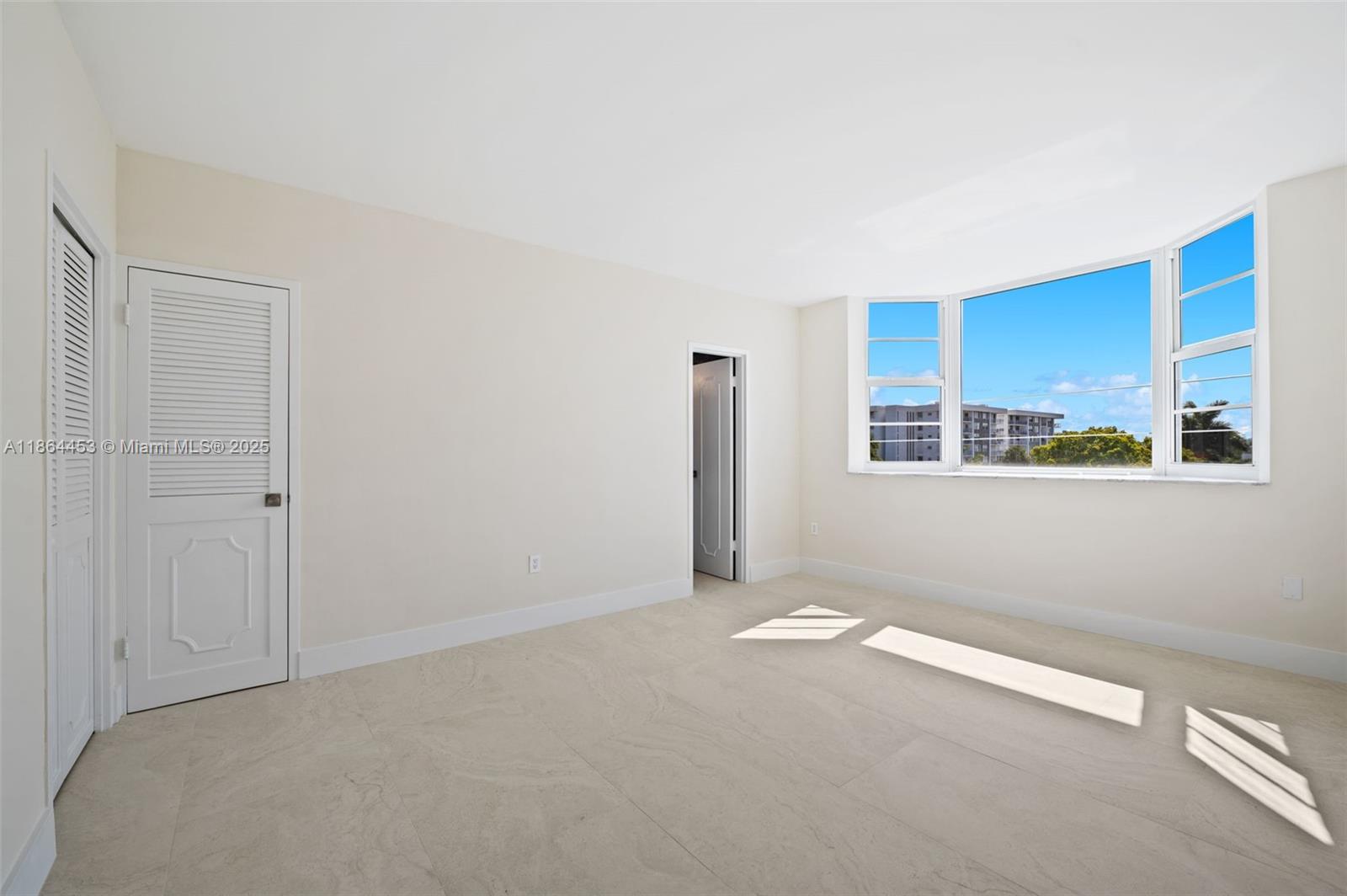 GRANADA CONDOMINIUM - Residential