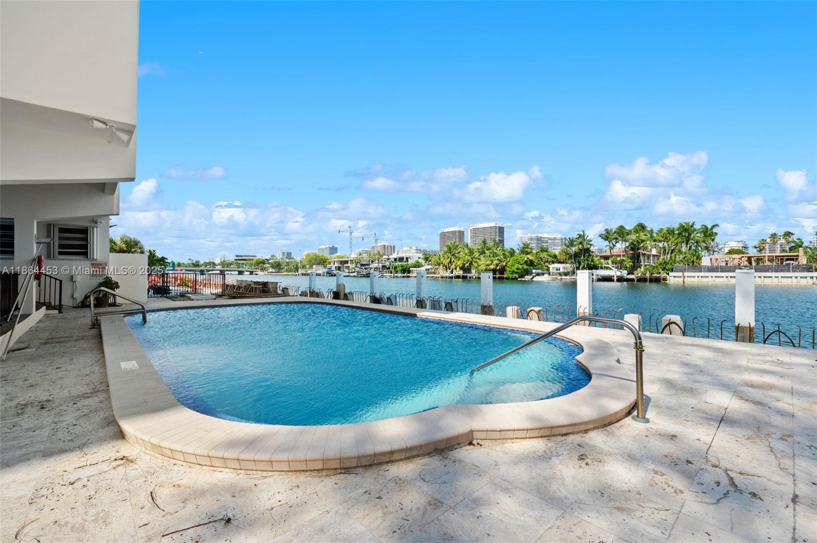 GRANADA CONDOMINIUM - Residential