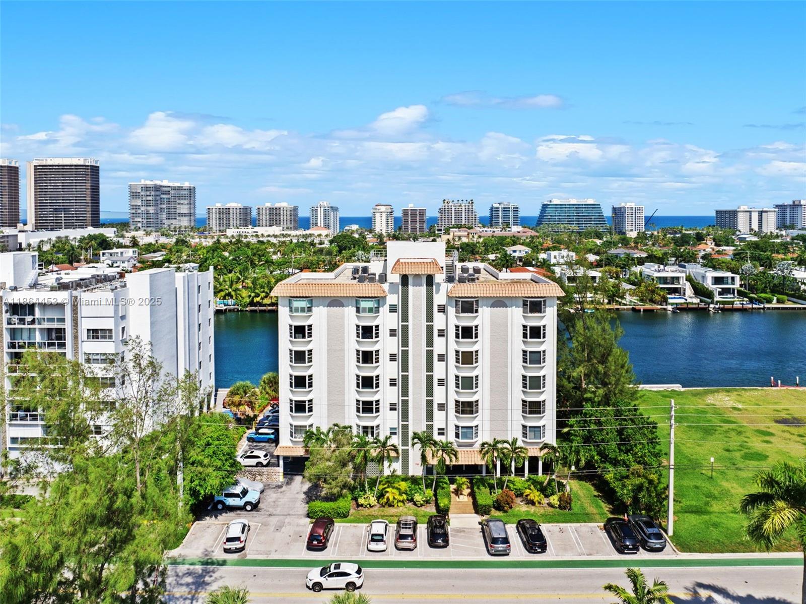 9341 E Bay Harbor Dr 4C