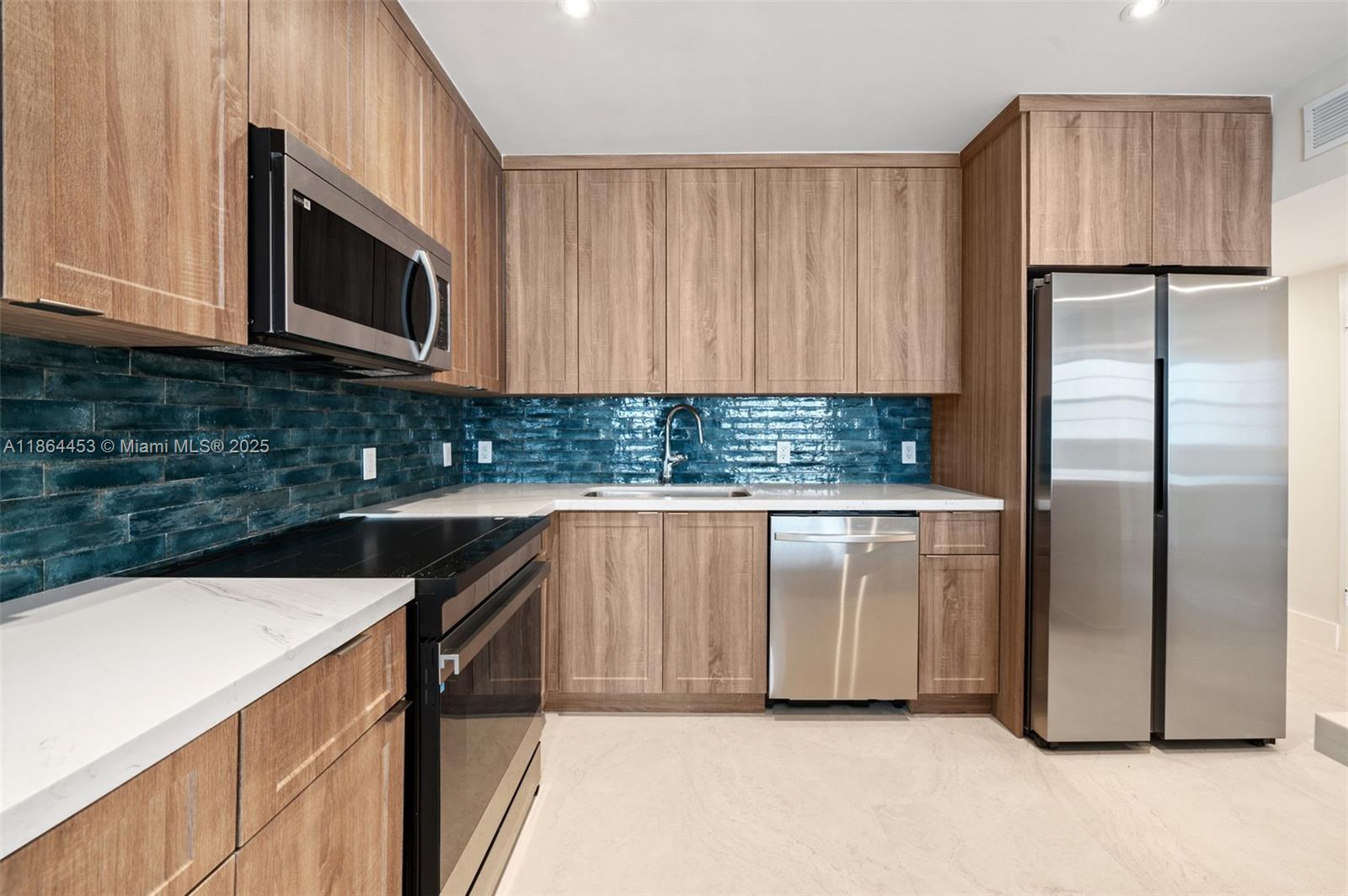 GRANADA CONDOMINIUM - Residential