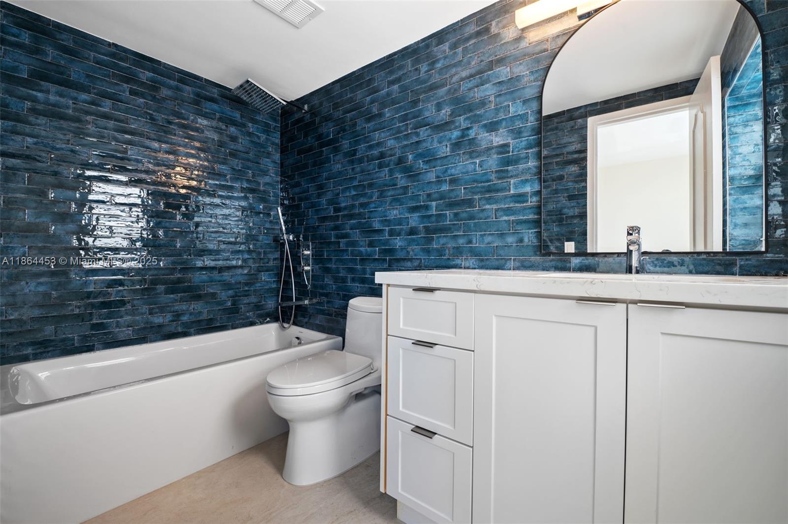 GRANADA CONDOMINIUM - Residential