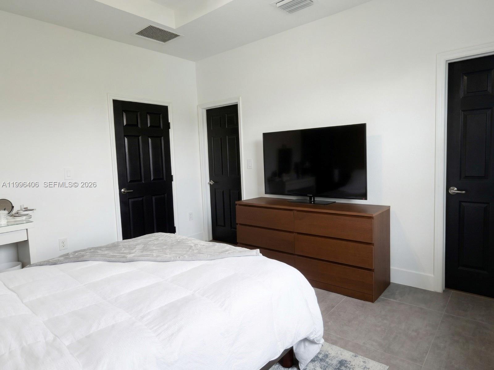 BELLAGIO VILLAS - Residential Lease