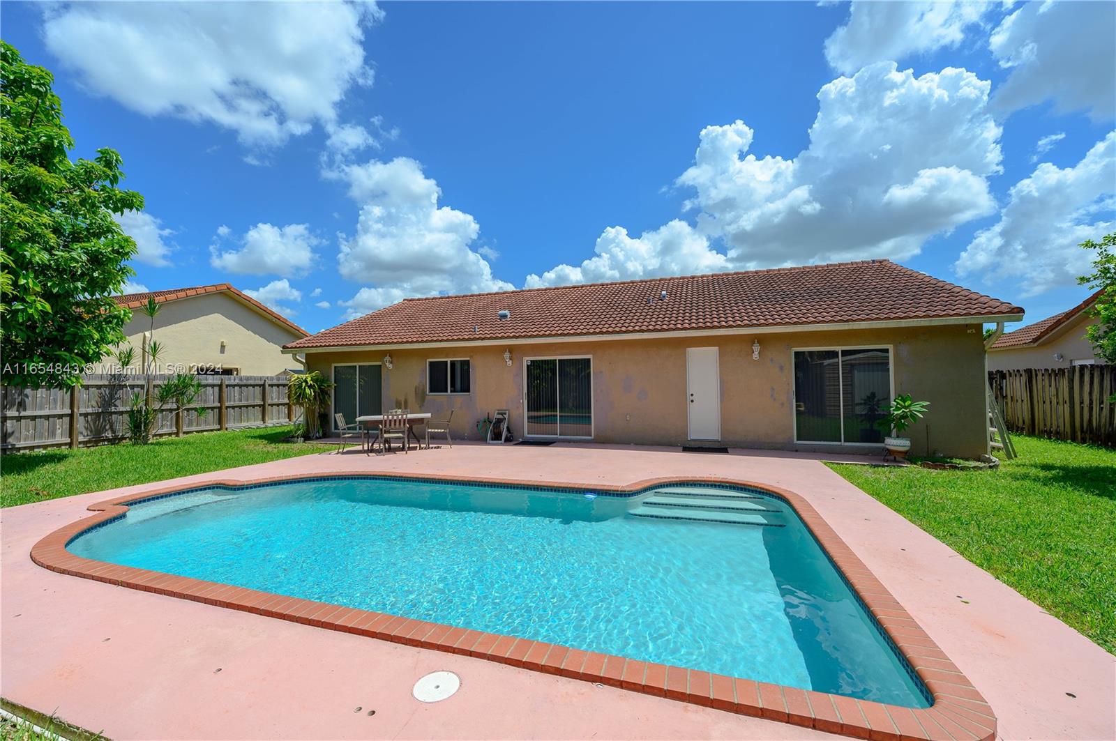 15064 Sw 148th Ct Ct, Miami, Broward County, Florida - 3 Bedrooms  
2 Bathrooms - 