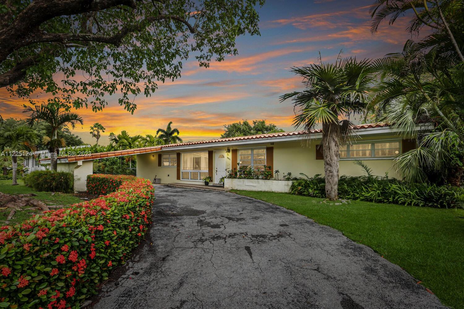 CORAL REEF ESTATES - Residential